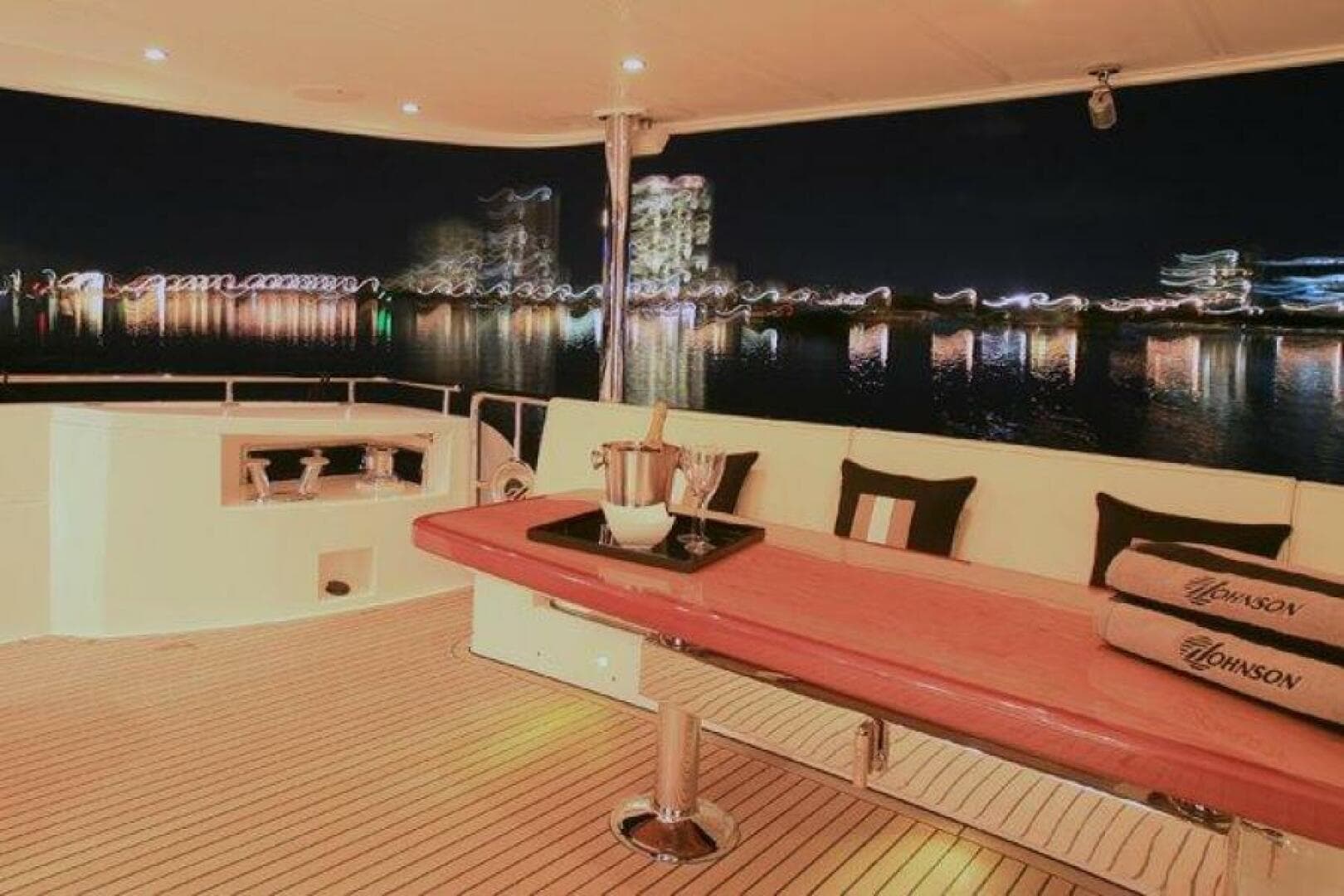 2027 Johnson Yachts 83 a la venta en Kaohsiung, TW Motor Yacht 4