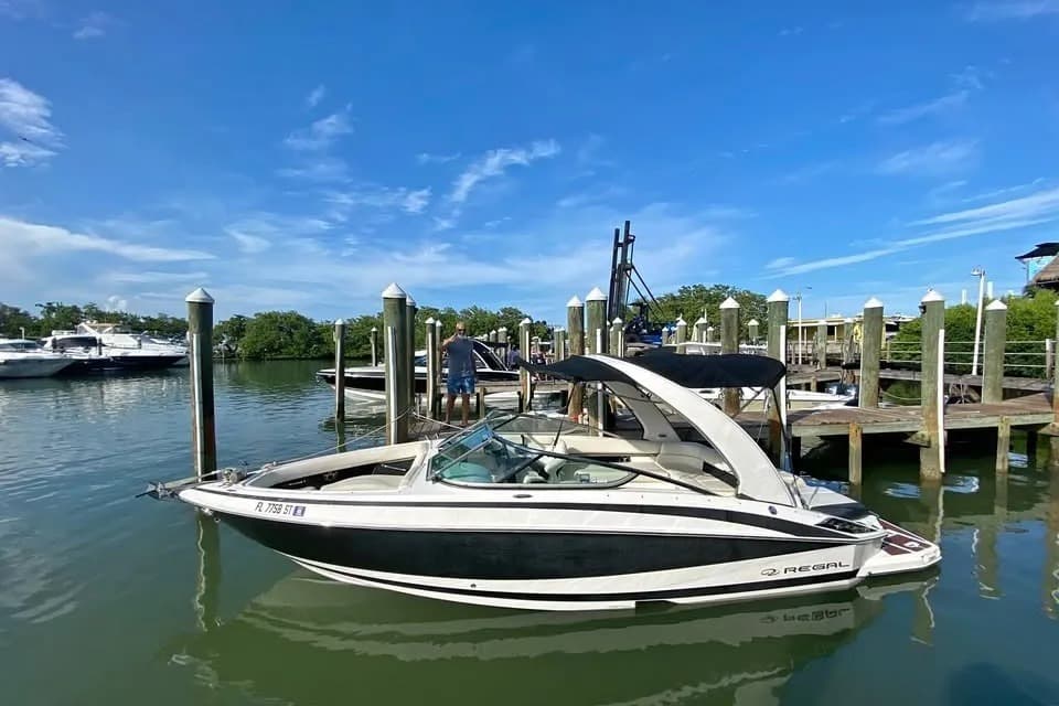 2010 Regal 2500 Bowrider zum Verkauf in Miami, Florida Motor Yacht