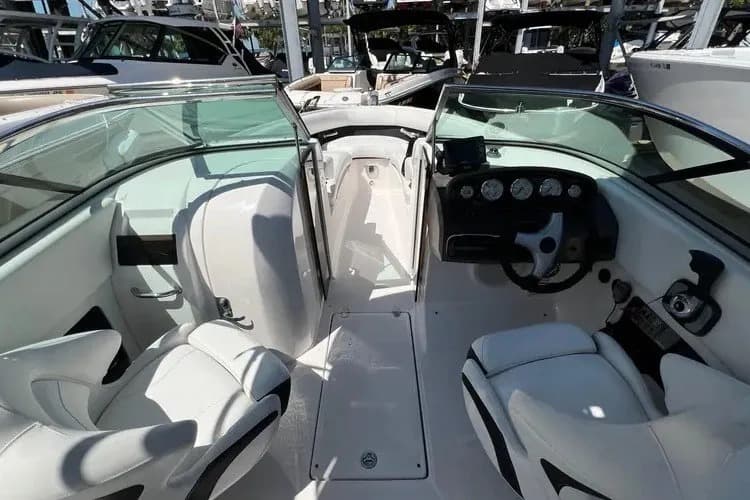 2010 Regal 2500 Bowrider zum Verkauf in Miami, Florida Motor Yacht 3