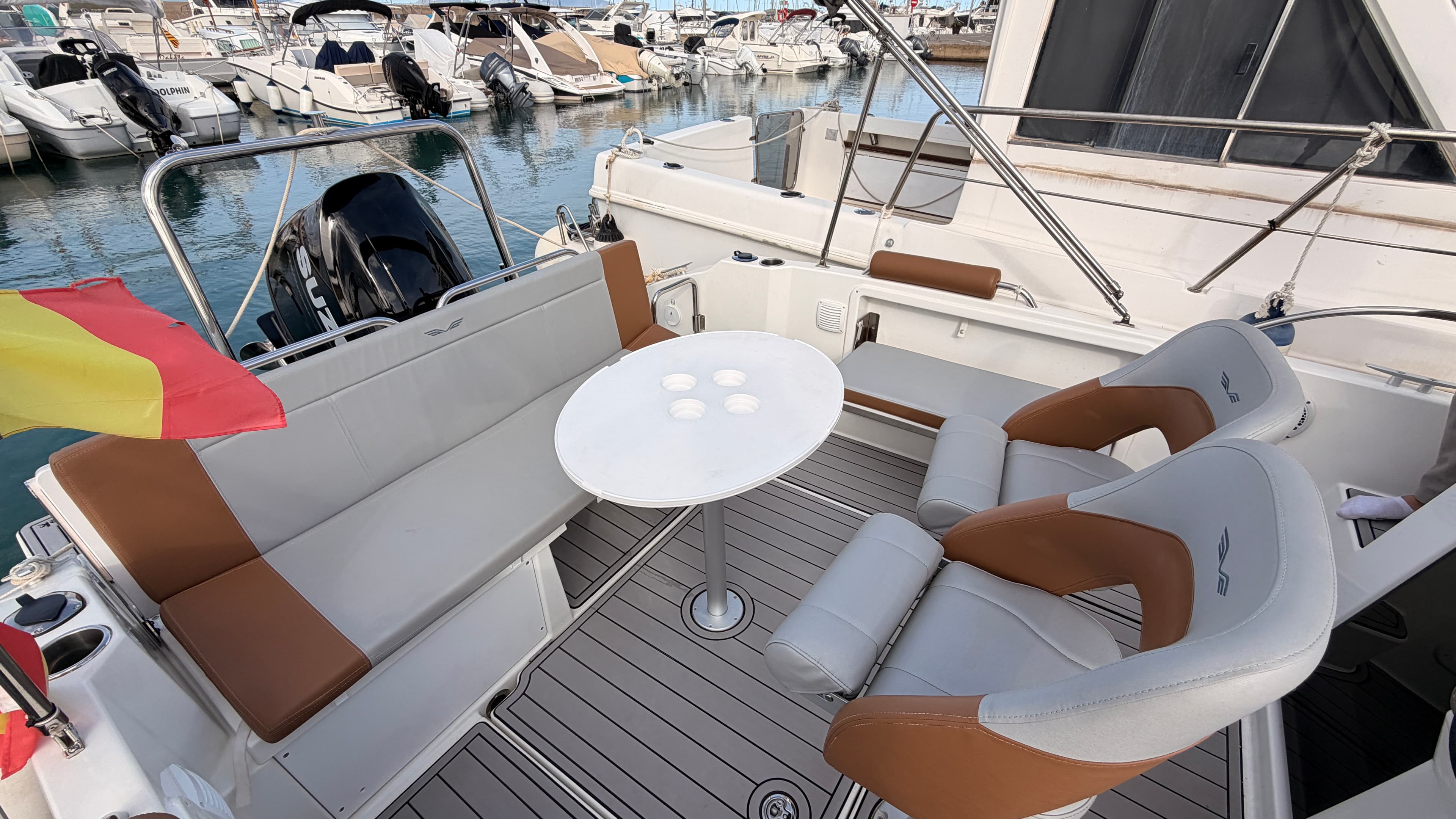 2023 Beneteau Flyer 7 SUNdeck zum Verkauf in Viladamat, ES Center Console 4