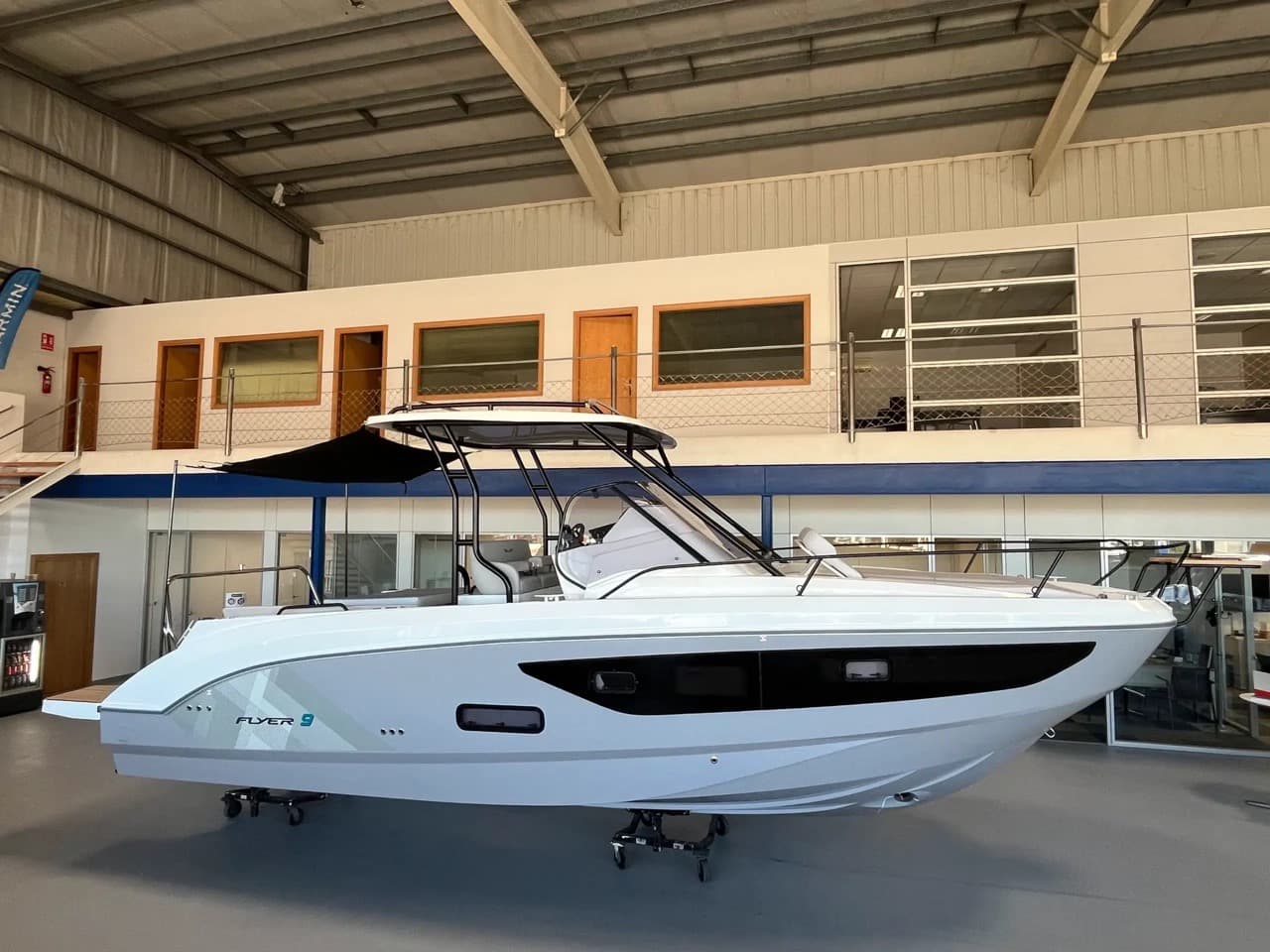 2026 Beneteau Flyer 9 SUNdeck in vendita a Viladamat, ES Center Console 3