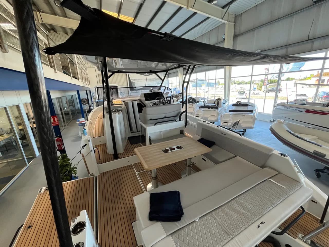 2026 Beneteau Flyer 9 SUNdeck in vendita a Viladamat, ES Center Console 5