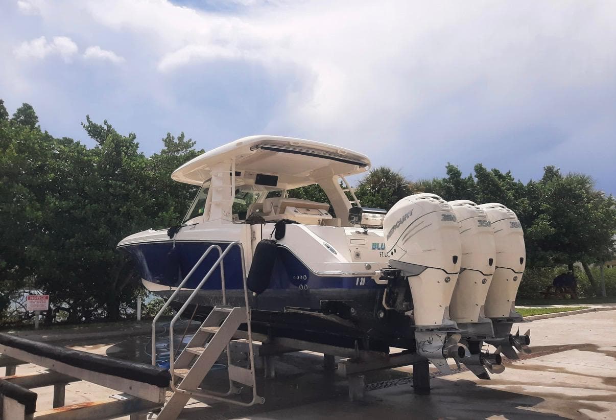 2019 Boston Whaler 350 Realm a la venta en West Palm Beach, Florida Bowrider
