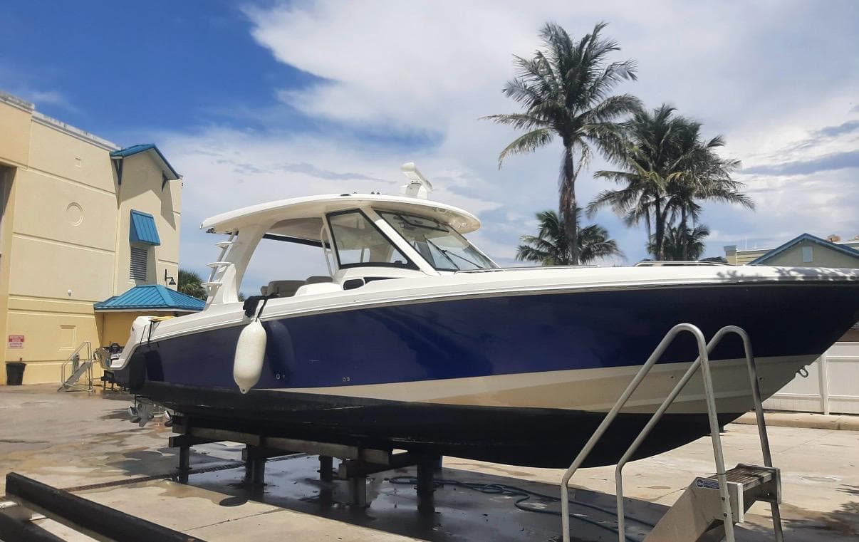 2019 Boston Whaler 350 Realm a la venta en West Palm Beach, Florida Bowrider 2