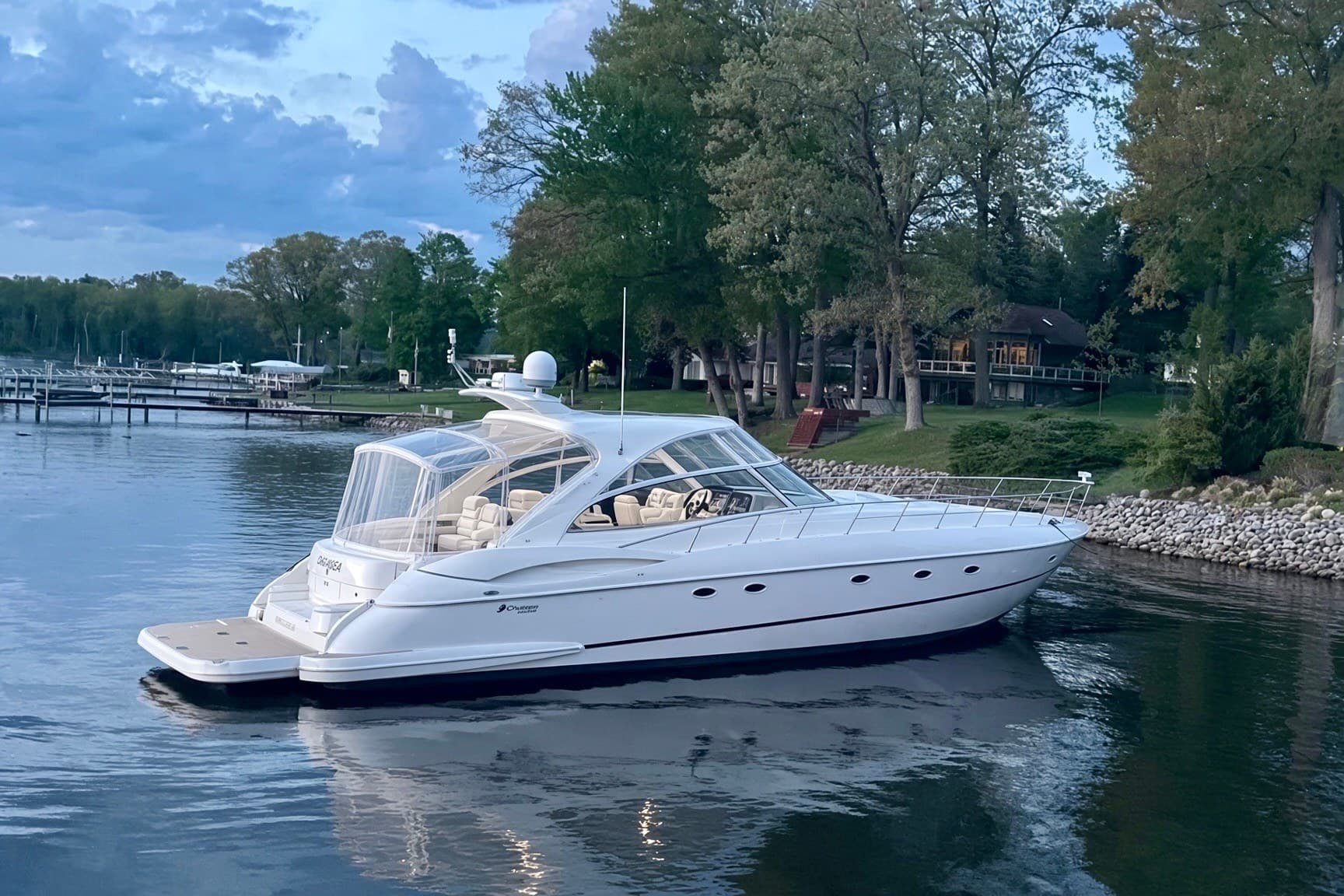 2004 Cruisers Yachts 5470 Express zum Verkauf in Fruitport, MI Express Cruiser