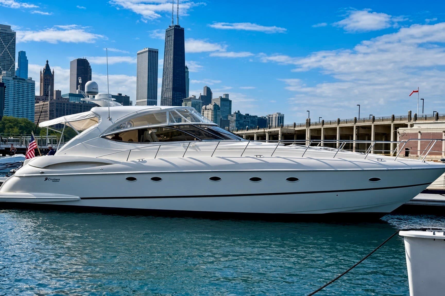 2004 Cruisers Yachts 5470 Express zum Verkauf in Fruitport, MI Express Cruiser 3