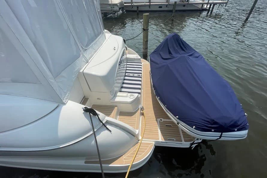 2004 Cruisers Yachts 5470 Express zum Verkauf in Fruitport, MI Express Cruiser 4