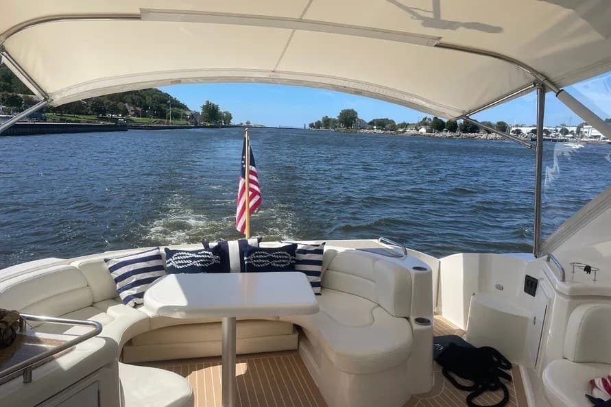 2004 Cruisers Yachts 5470 Express zum Verkauf in Fruitport, MI Express Cruiser 5