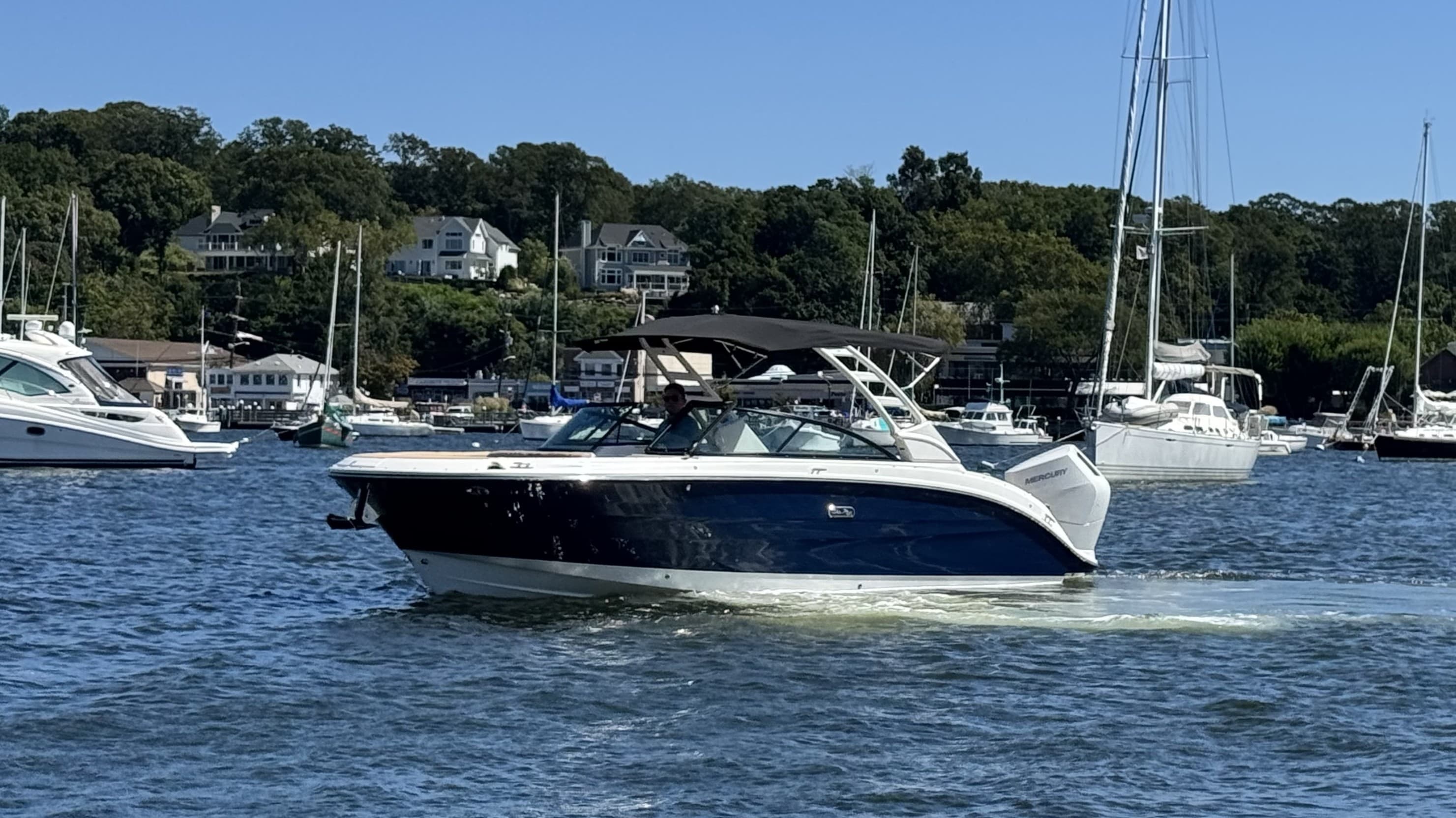 2027 Sea Ray SDX 270 Outboard for Sale in Huntington, NY Bowrider
