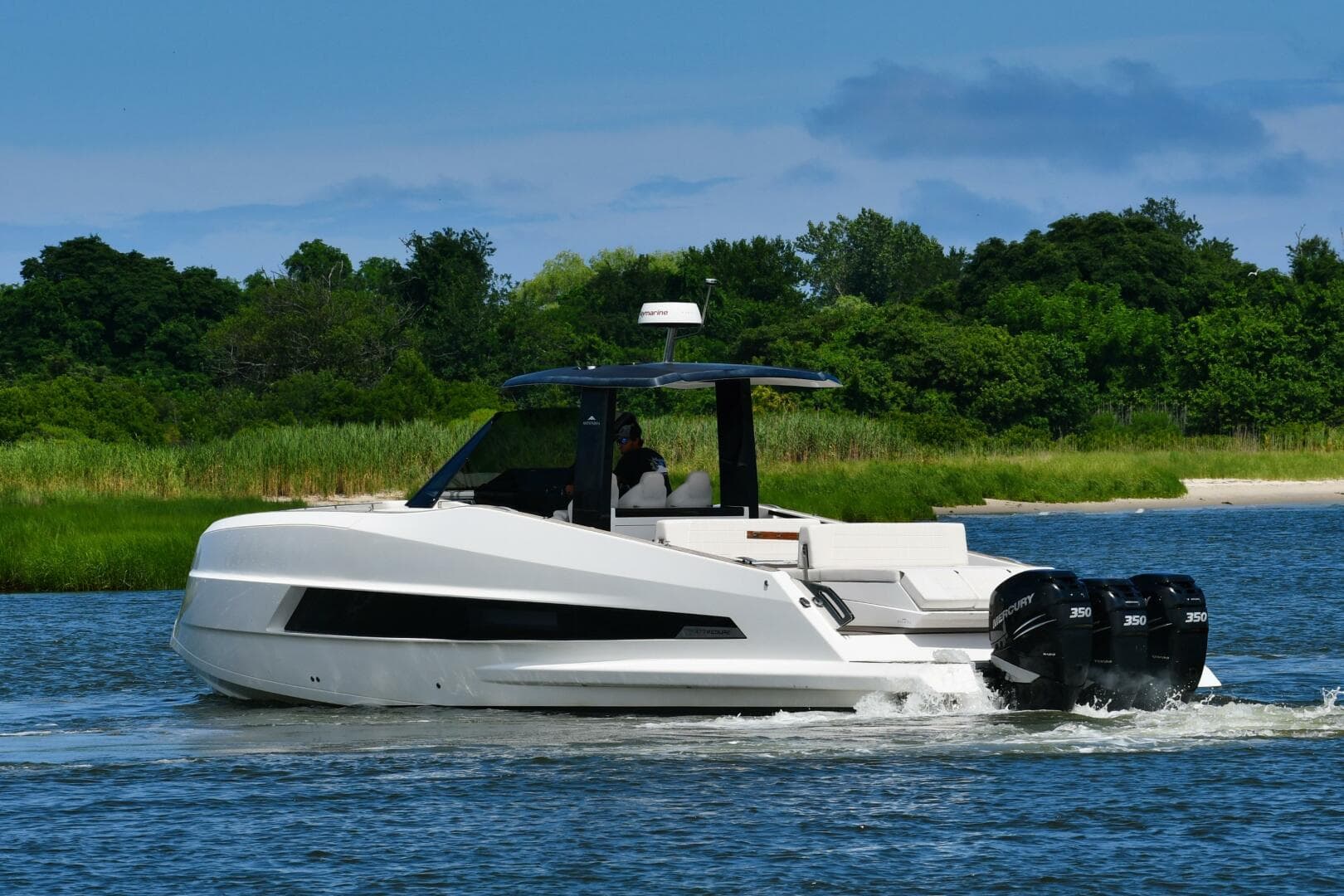 2023 Astondoa 377 Coupe Outboard for Sale in Brielle, New Jersey Center Console 4