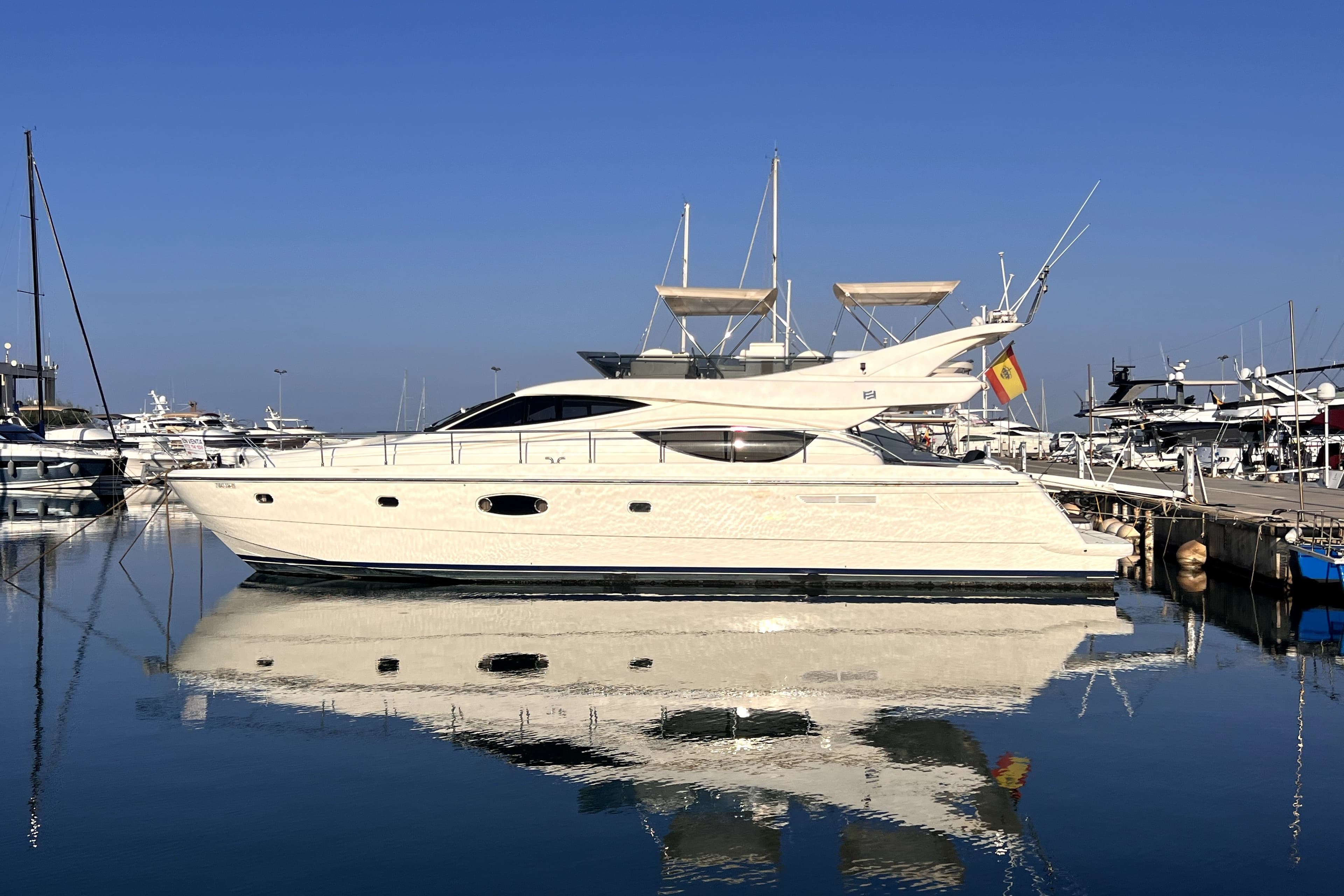 2005 Ferretti Yachts 550 zum Verkauf in Girona, ES Flybridge