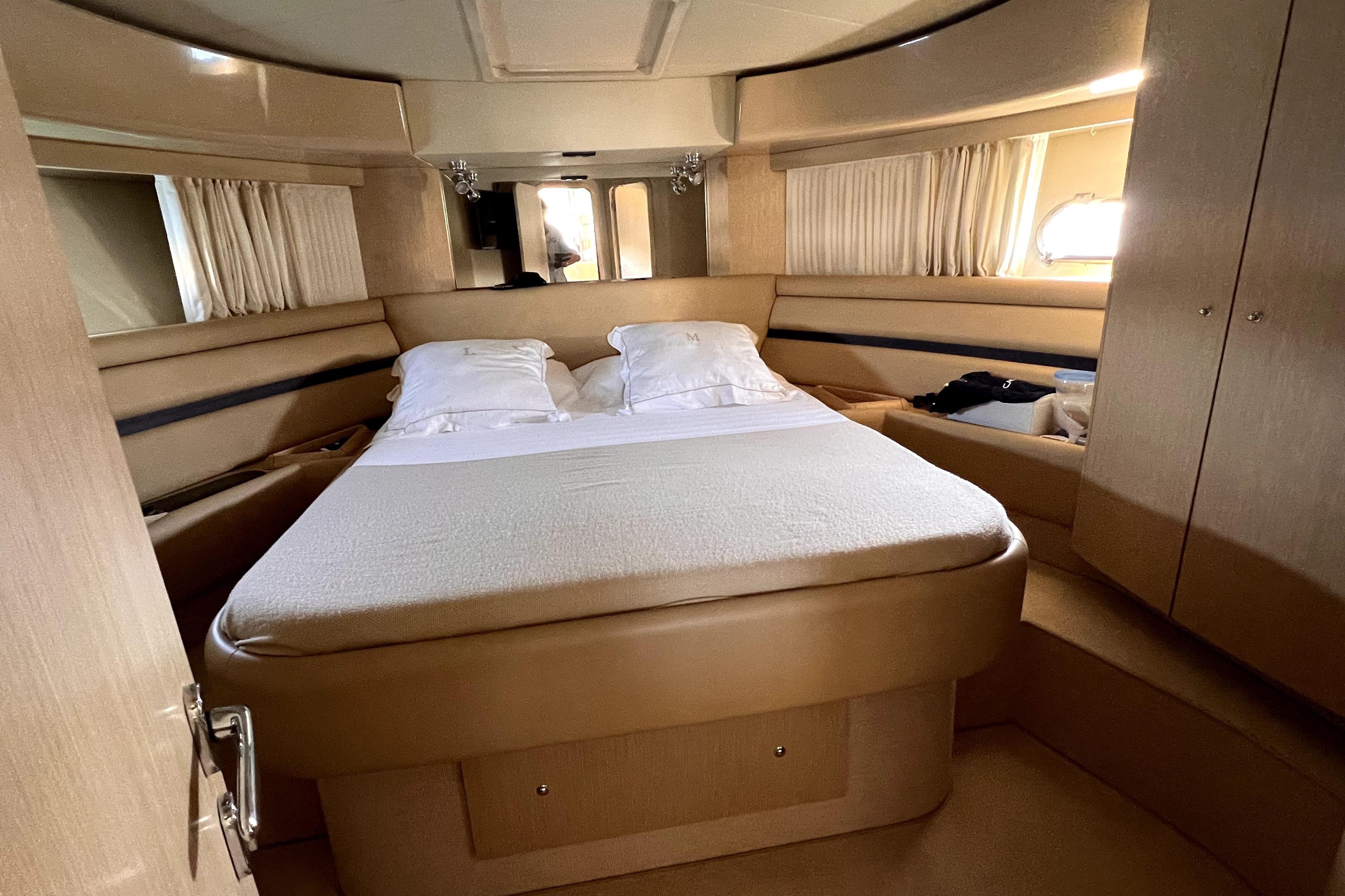 2005 Ferretti Yachts 550 zum Verkauf in Girona, ES Flybridge 2