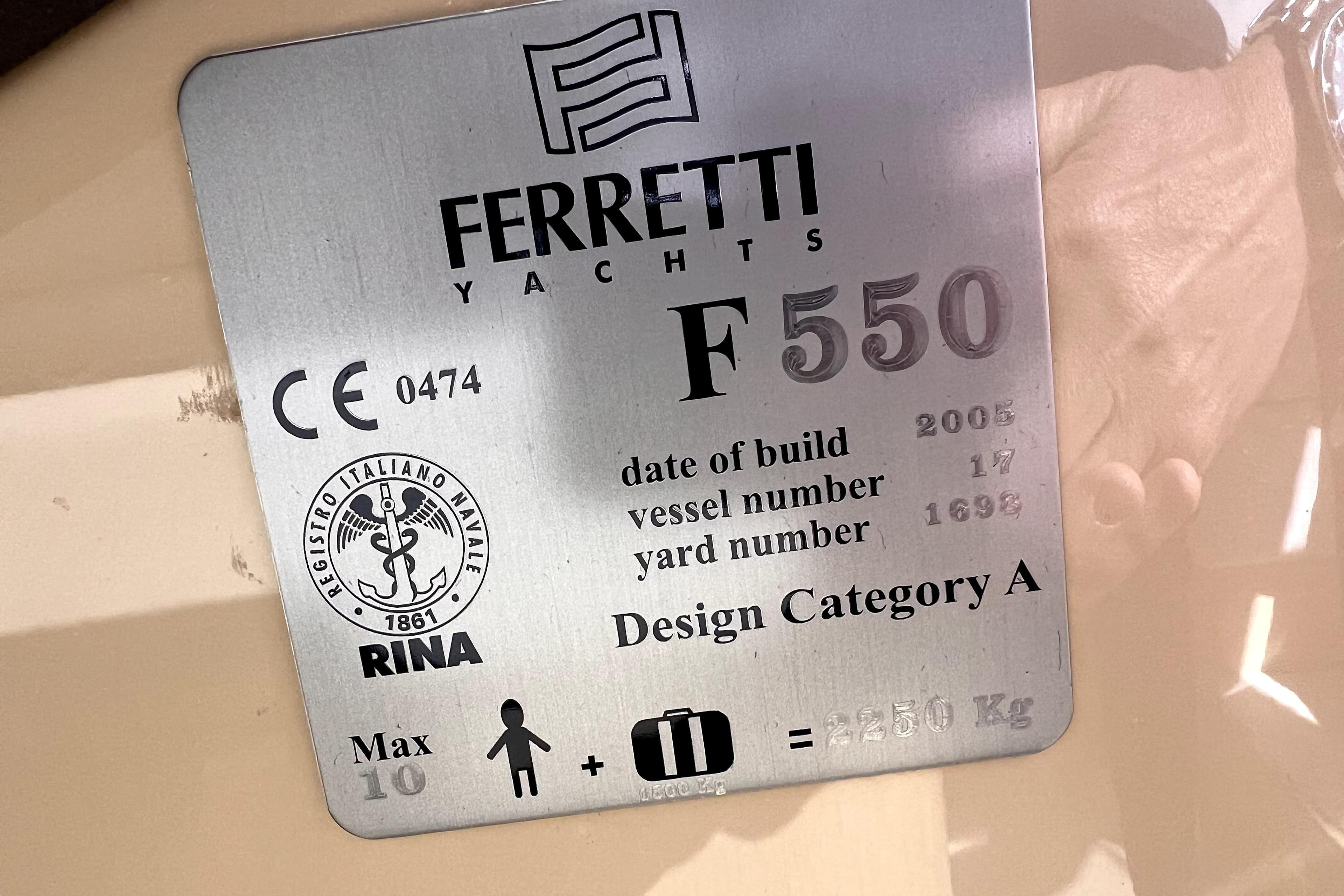 2005 Ferretti Yachts 550 zum Verkauf in Girona, ES Flybridge 4