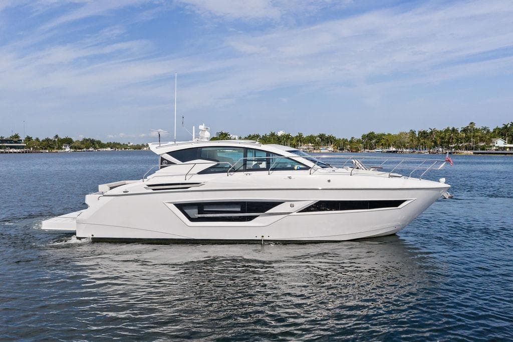 Cruisers Yachts 46 Cantius for Sale