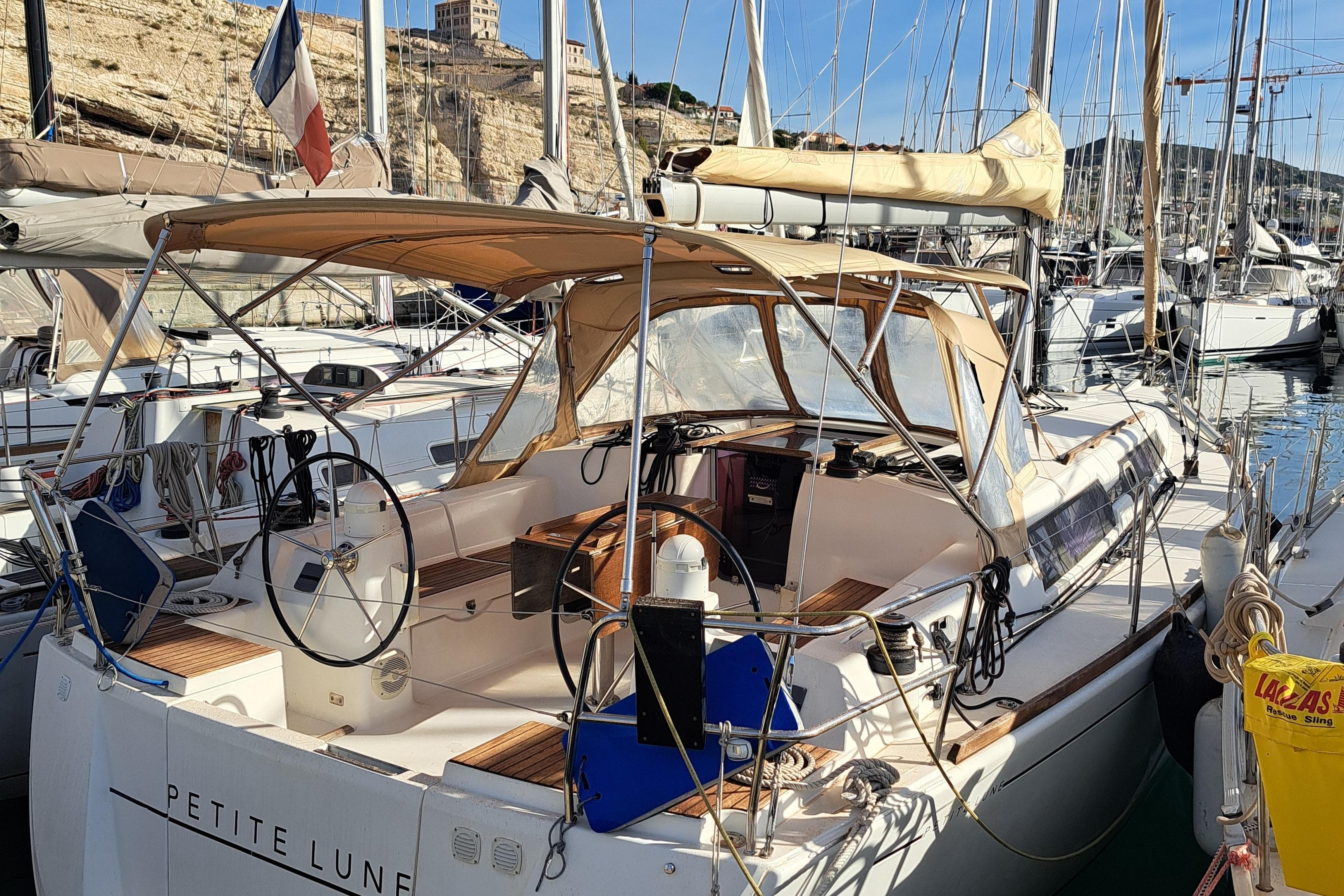 2011 Dufour 375 Grand Large in vendita a Marseille, FR Sloop 2