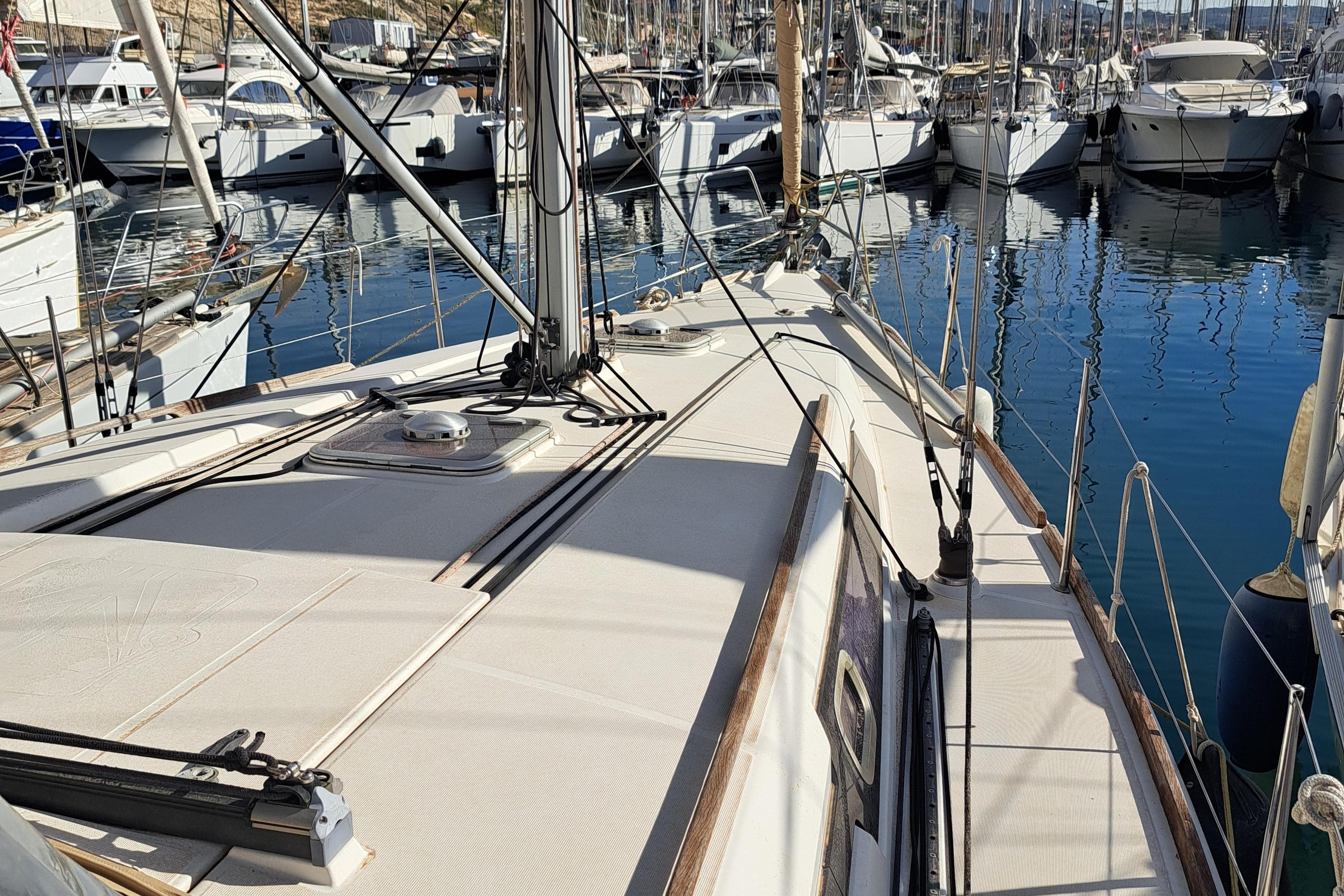 2011 Dufour 375 Grand Large in vendita a Marseille, FR Sloop 3