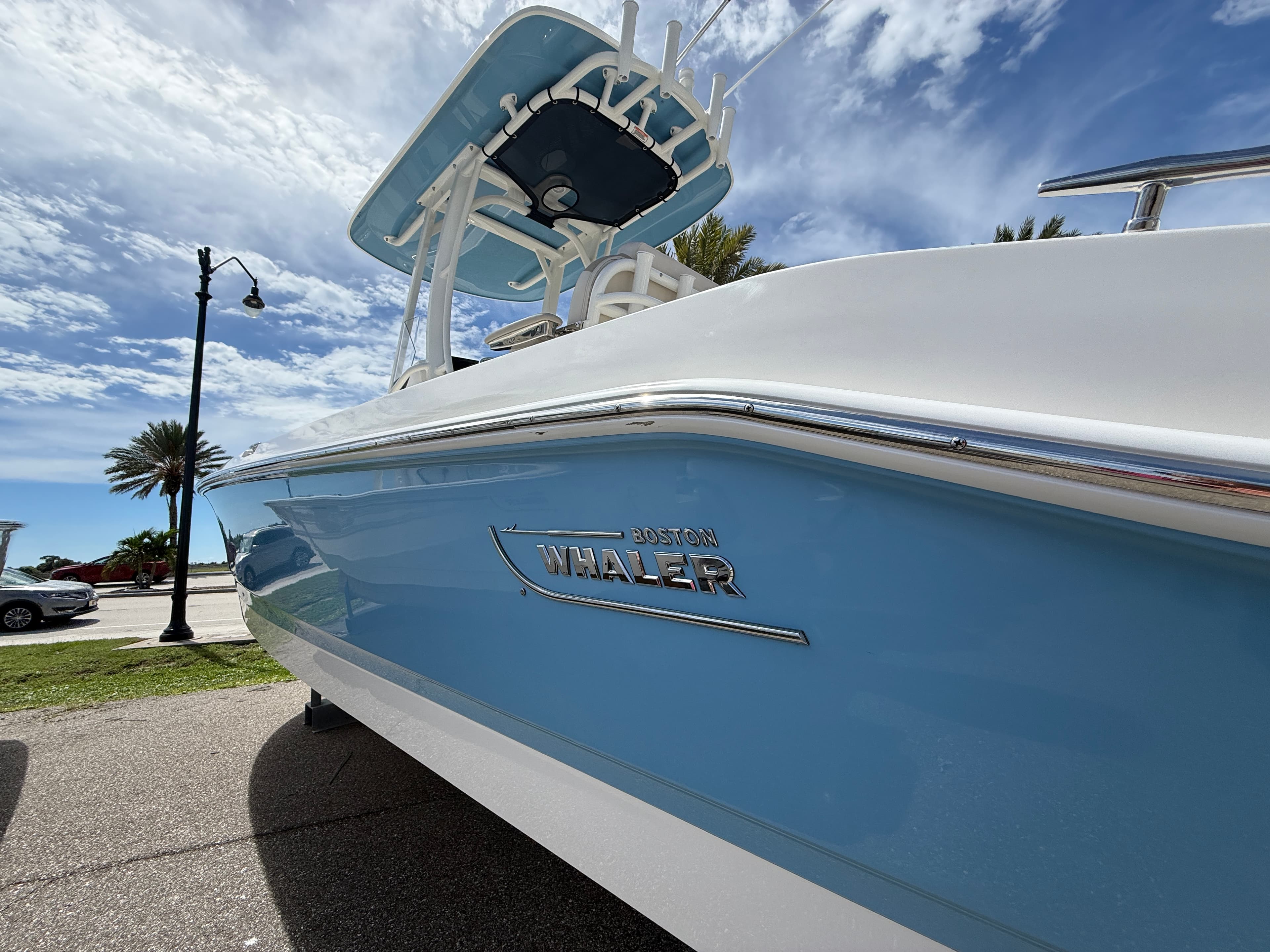 2027 Boston Whaler 220 Dauntless a la venta en Venice, Florida Center Console 2
