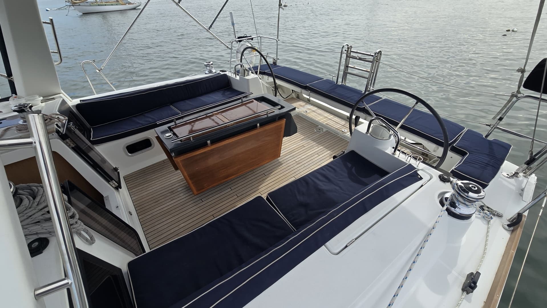 2012 Beneteau Oceanis 45 zum Verkauf in Dartmouth, Massachusetts Sloop 5