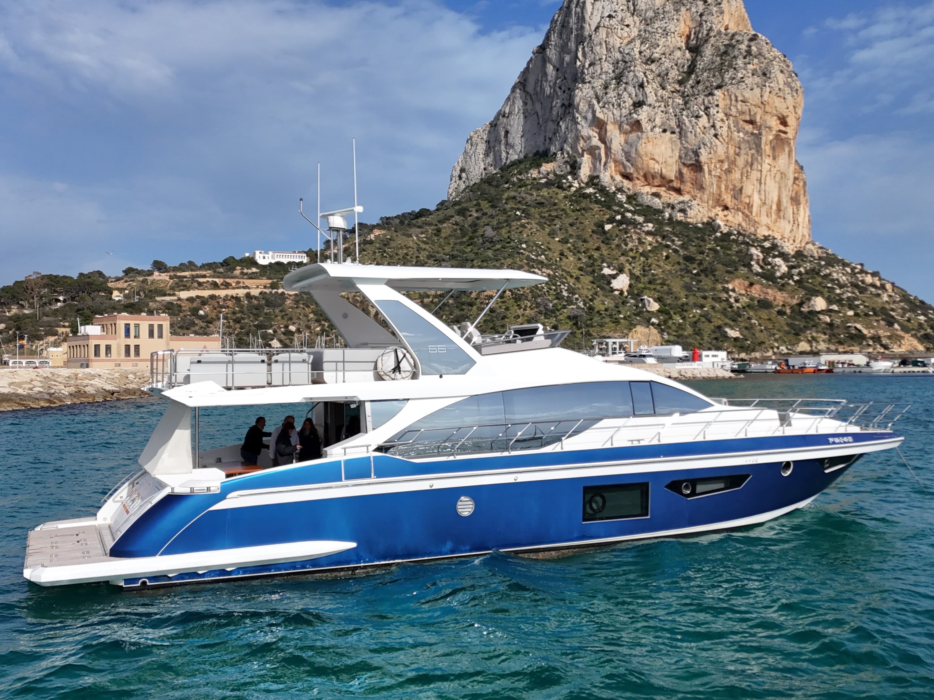 2021 Azimut 66 zum Verkauf in Empuriabrava, ES Motor Yacht