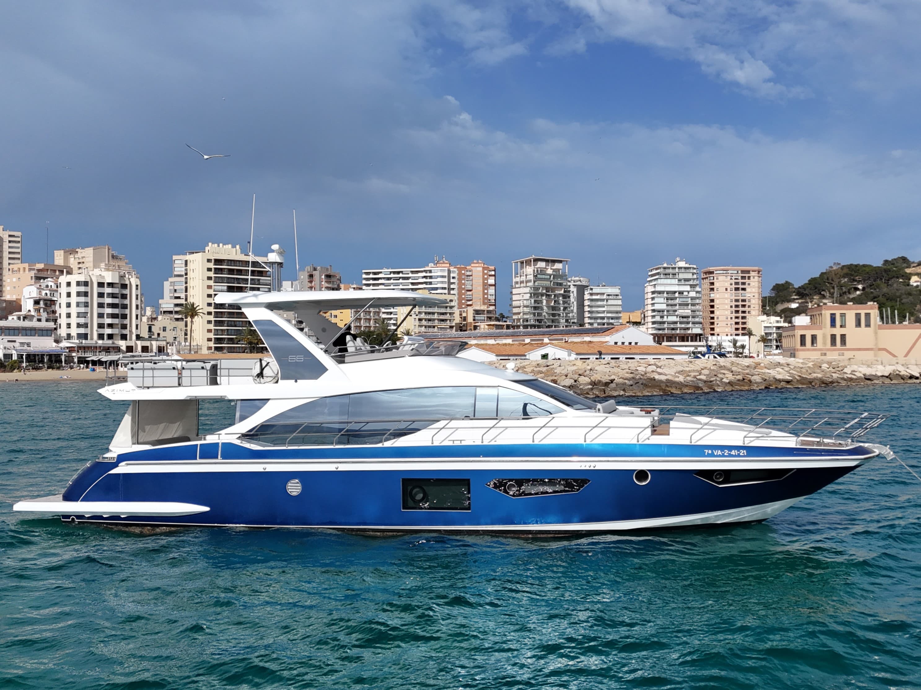 2021 Azimut 66 zum Verkauf in Empuriabrava, ES Motor Yacht 2