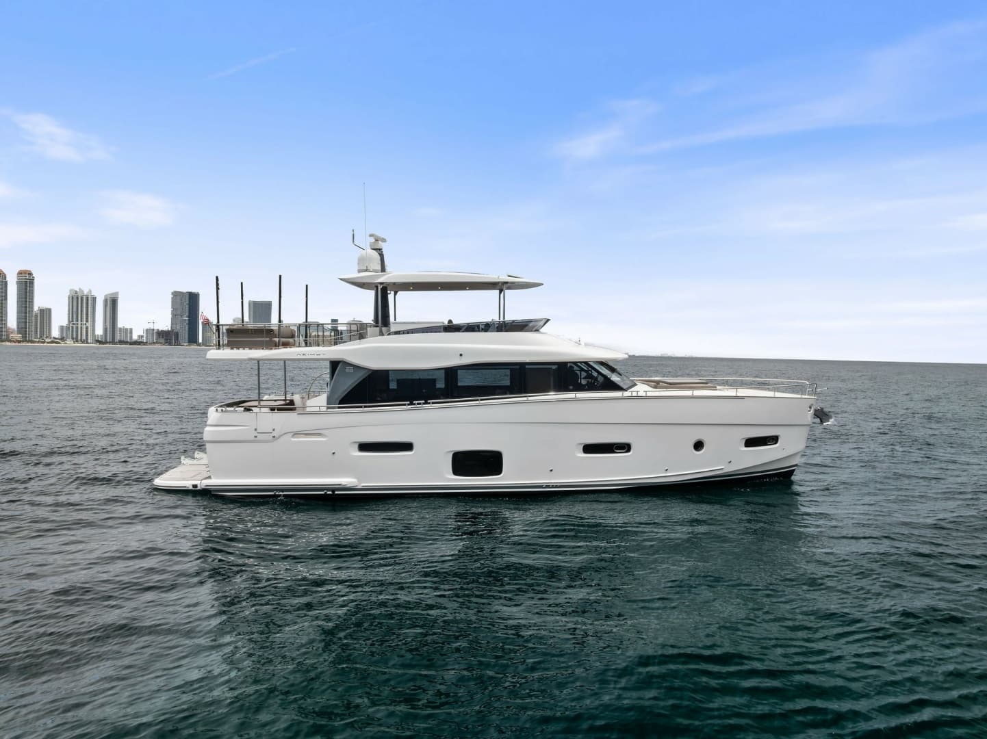 2021 Azimut Magellano 66 te koop in North Miami, Florida Flybridge