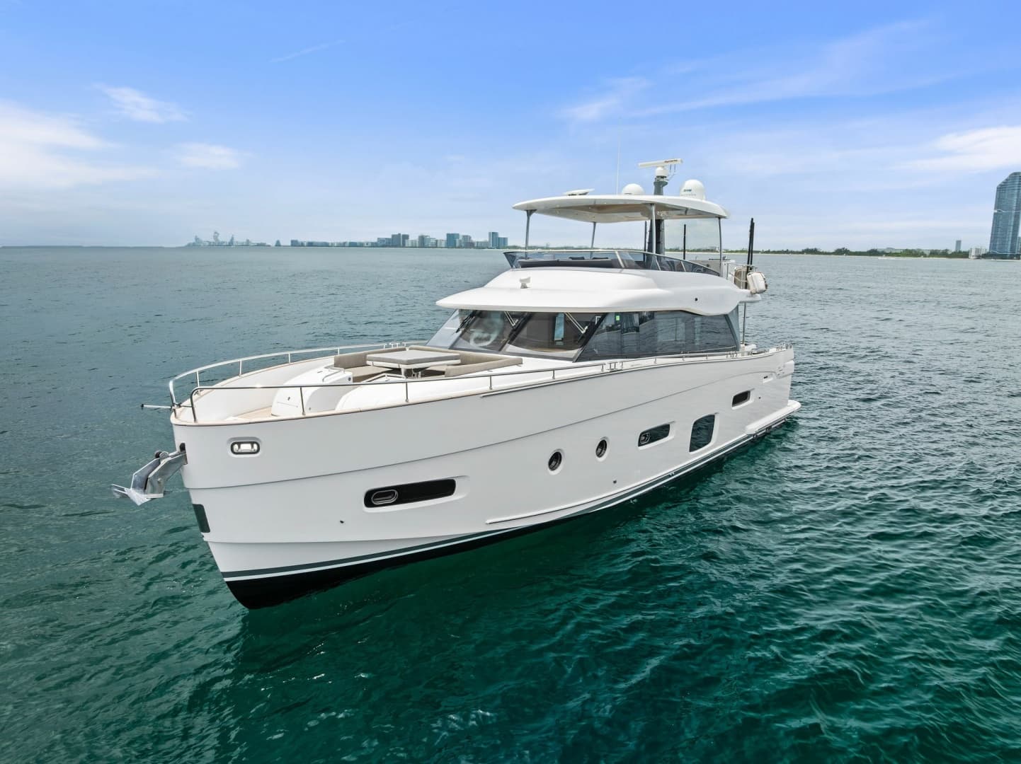 2021 Azimut Magellano 66 te koop in North Miami, Florida Flybridge 5