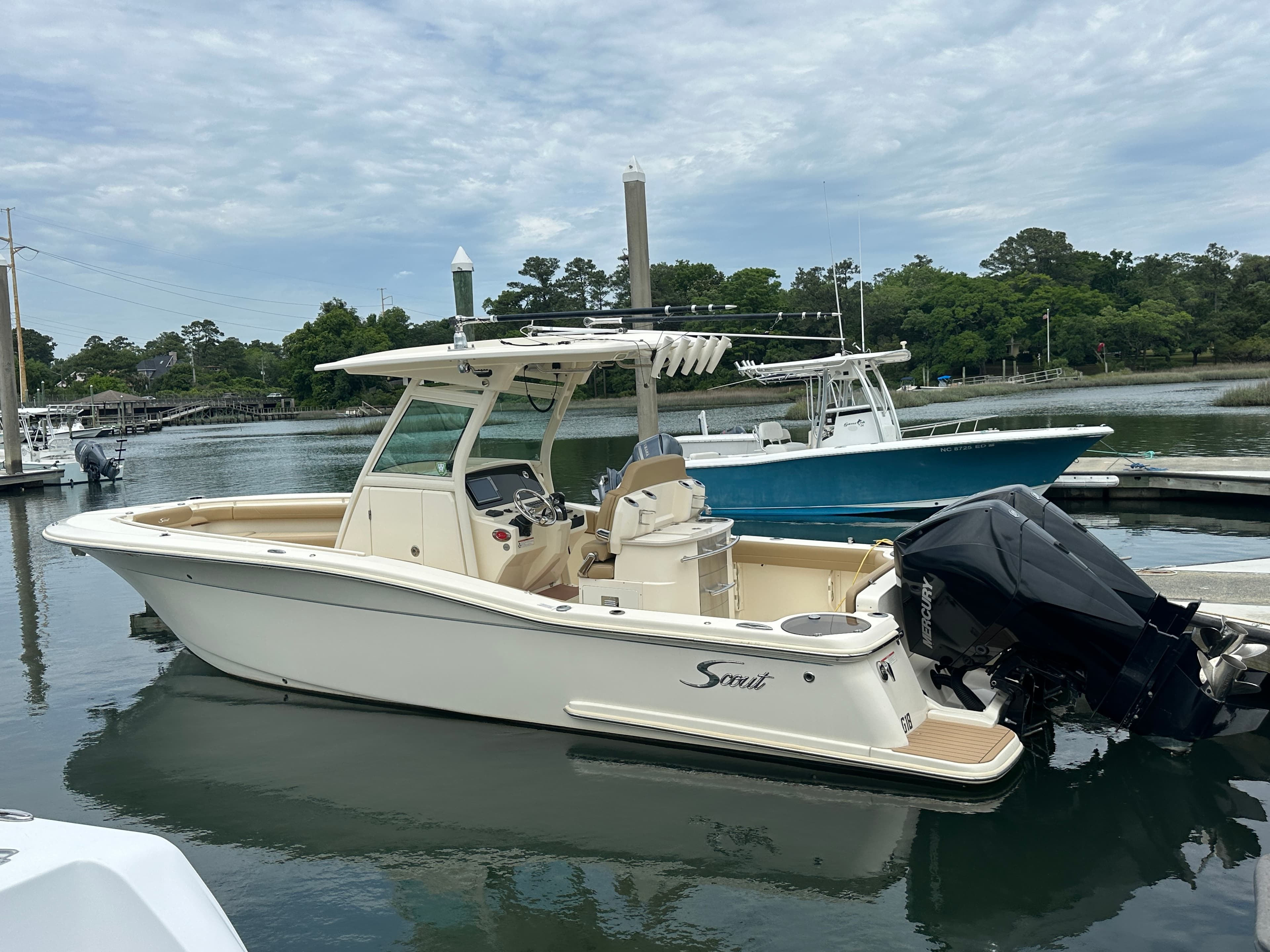 2019 Scout Boats 275 LXF for Sale in Wrightsville Beach, North Carolina Center Console