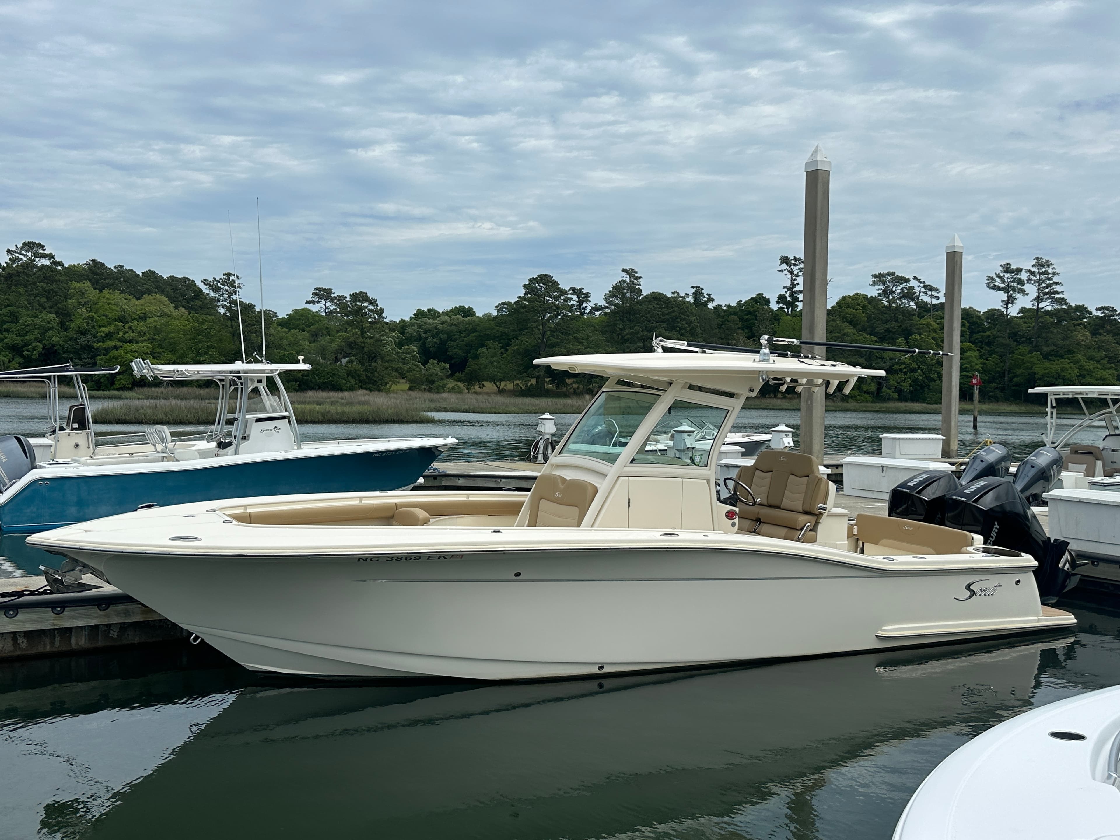 2019 Scout Boats 275 LXF for Sale in Wrightsville Beach, North Carolina Center Console 2