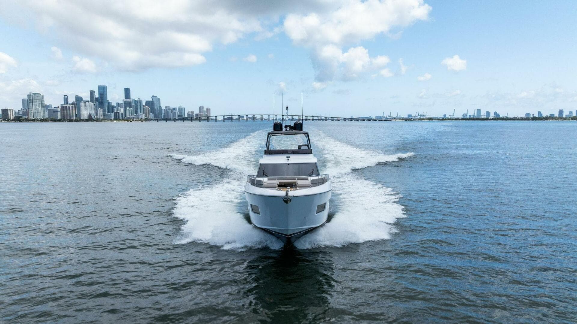 2023 Ferretti Yachts 670 zum Verkauf in Miami, Florida Flybridge 3