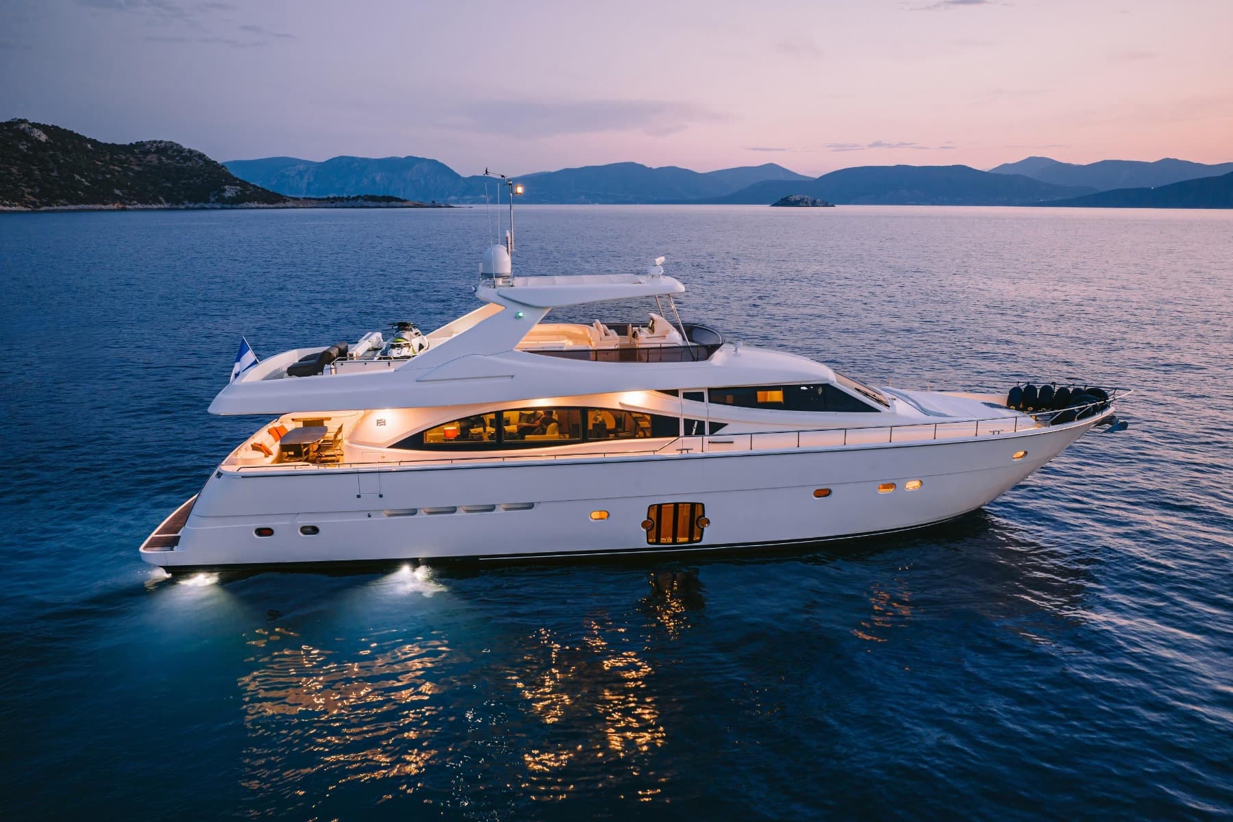 2009 Ferretti Yachts 830 for Sale in Athens, GR Flybridge 5