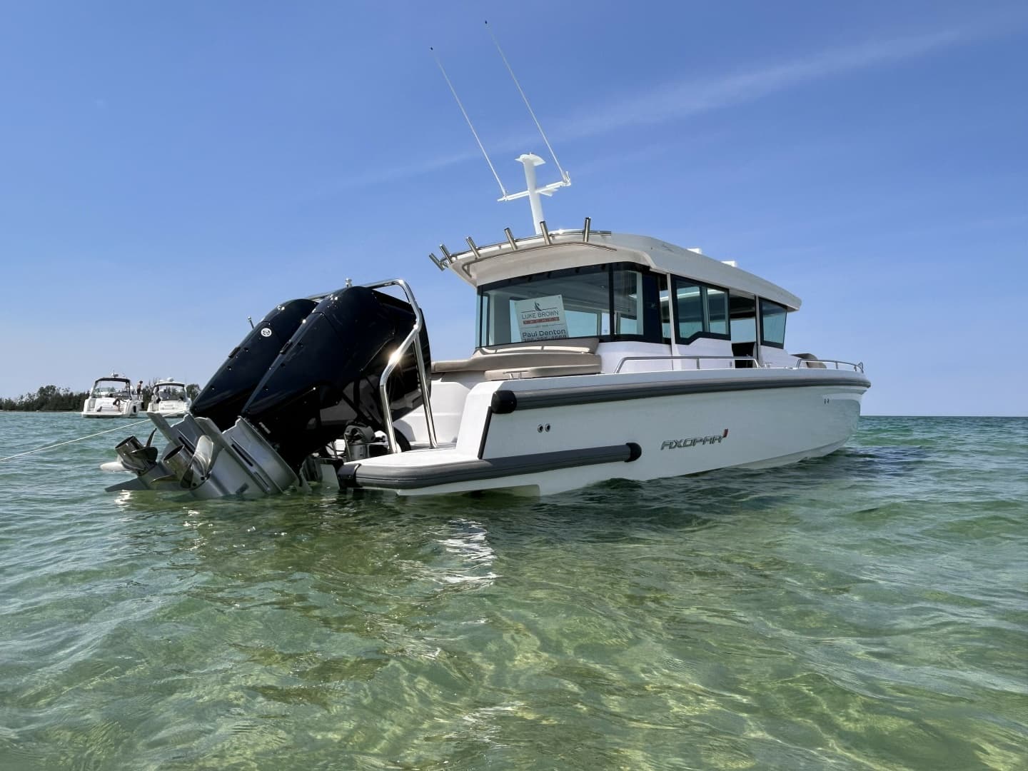 2024 Axopar 37 XC Cross Cabin zum Verkauf in Stuart, Florida Center Console 2