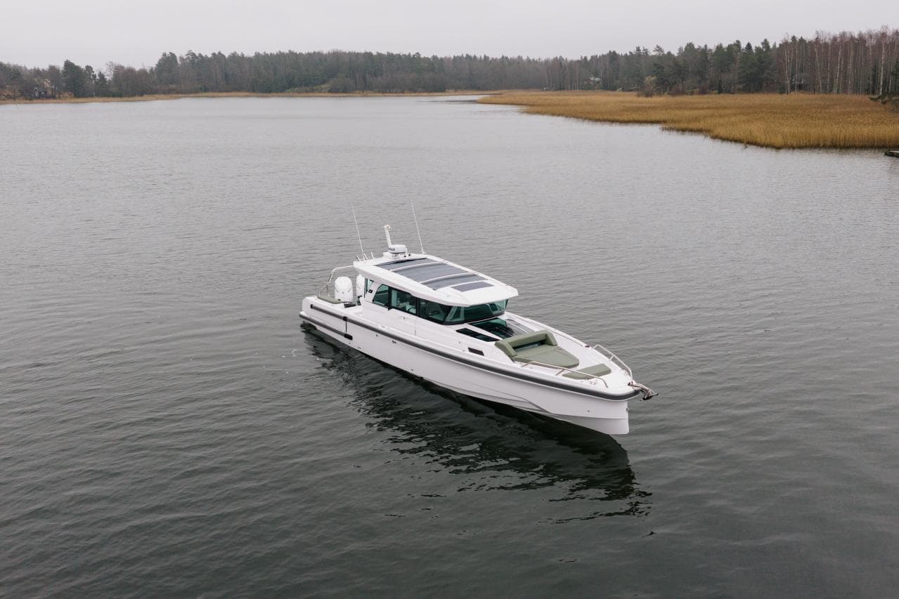 2026 Axopar 38 XC Cross Cabin for Sale in Wrightsville Beach, North Carolina Express Cruiser