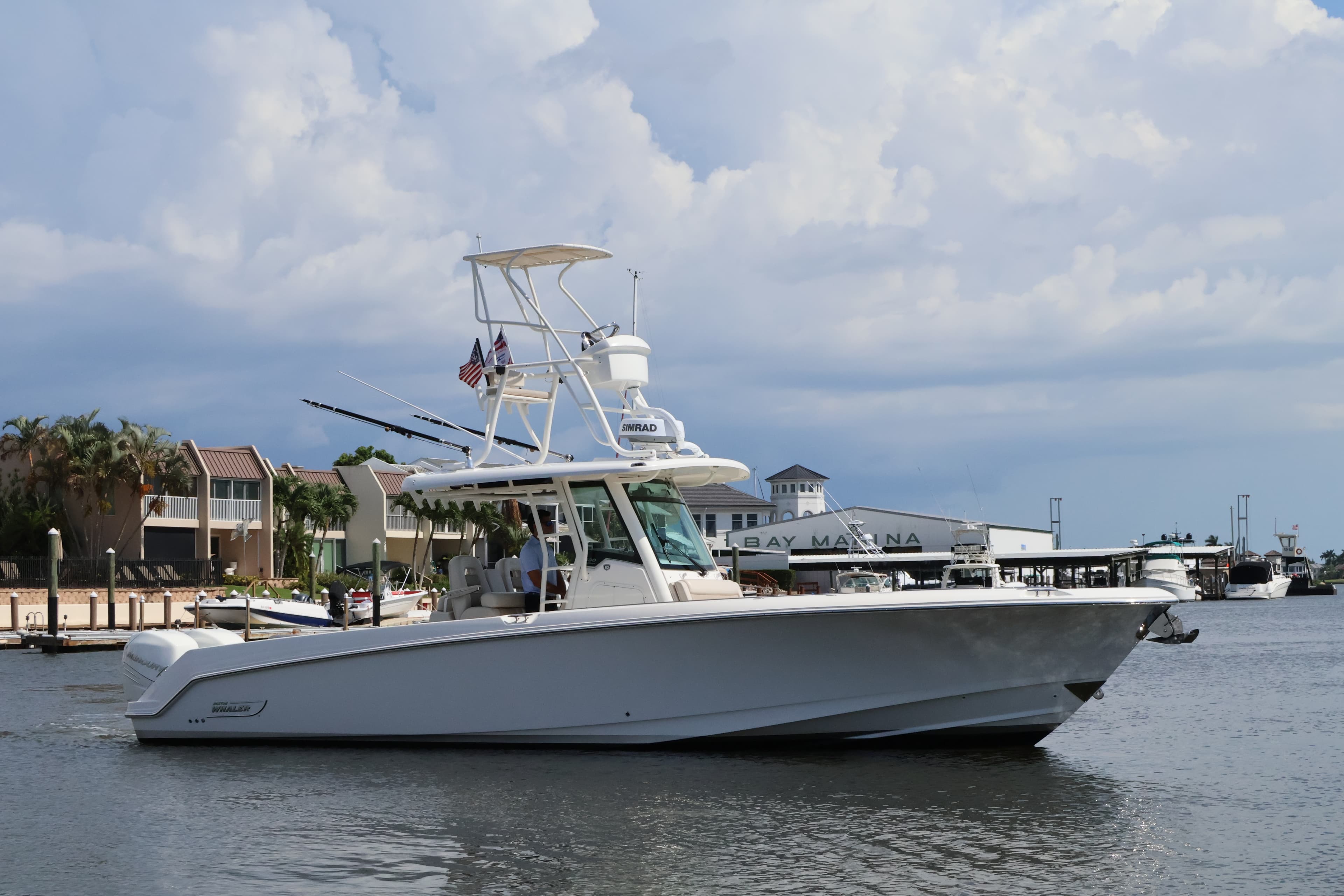 2018 Boston Whaler 330 Outrage zum Verkauf in Naples, Florida Center Console 3