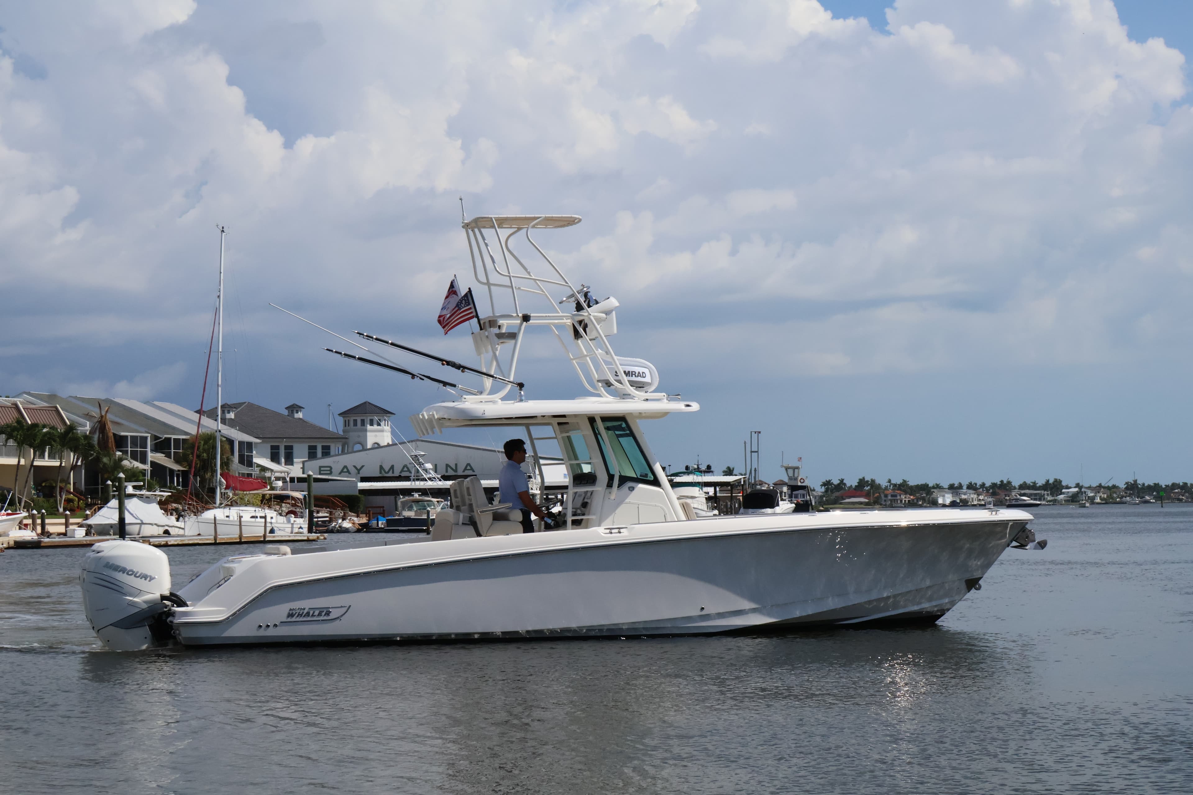 2018 Boston Whaler 330 Outrage zum Verkauf in Naples, Florida Center Console 5