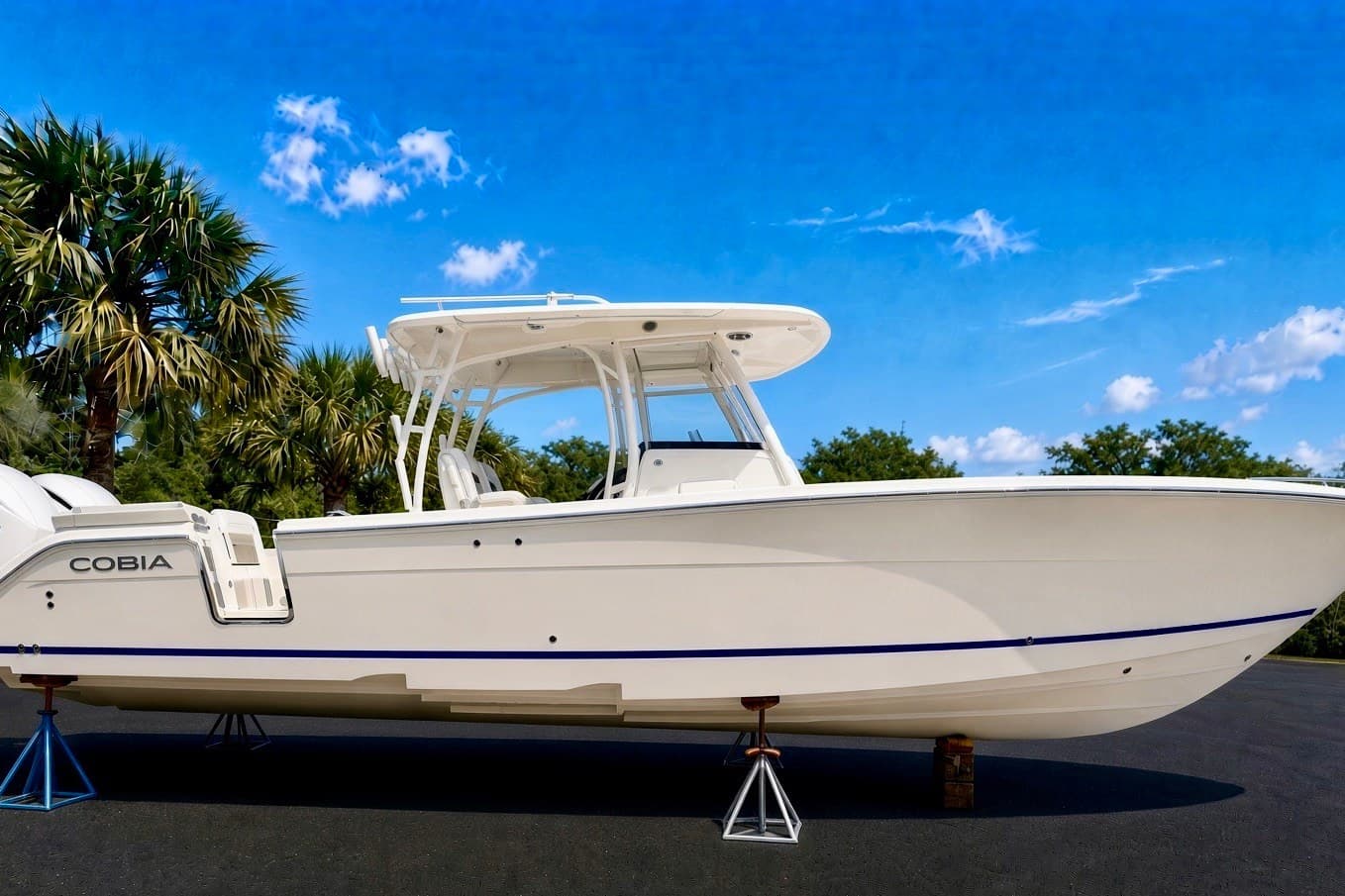 2024 Cobia 350 CC zum Verkauf in Marco Island, FL Center Console