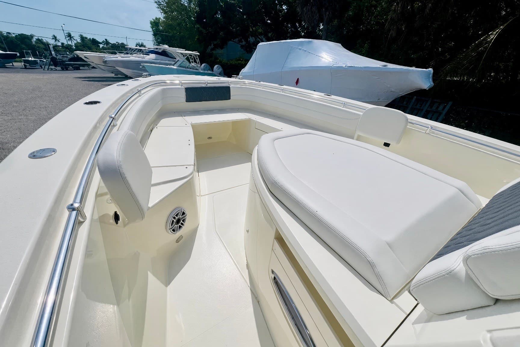 2024 Cobia 350 CC zum Verkauf in Marco Island, FL Center Console 5
