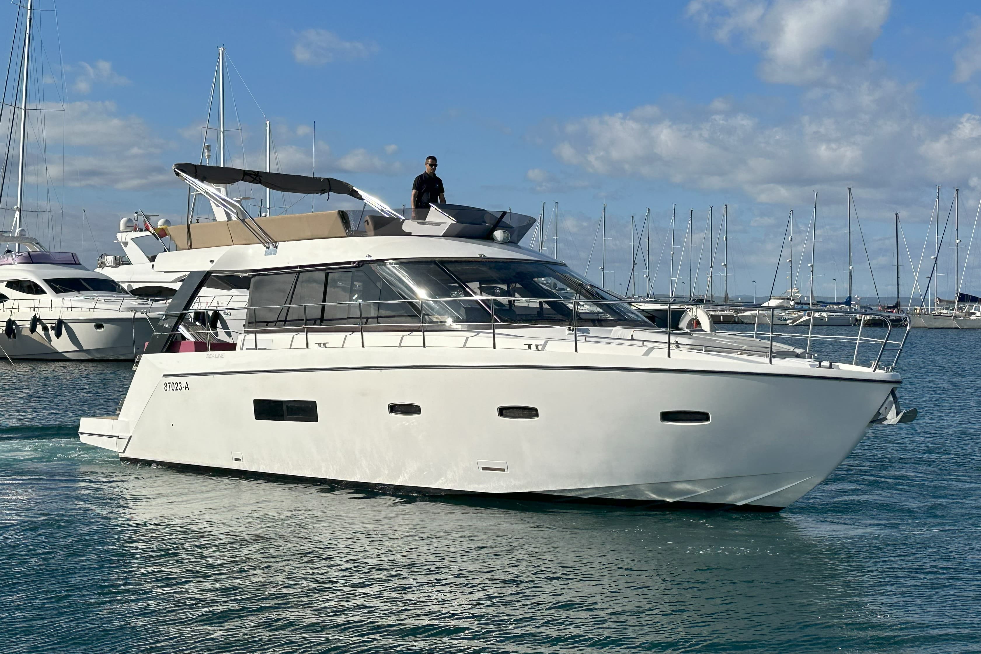2011 SEALINE F42 in vendita a Roses, ES Motor Yacht 2