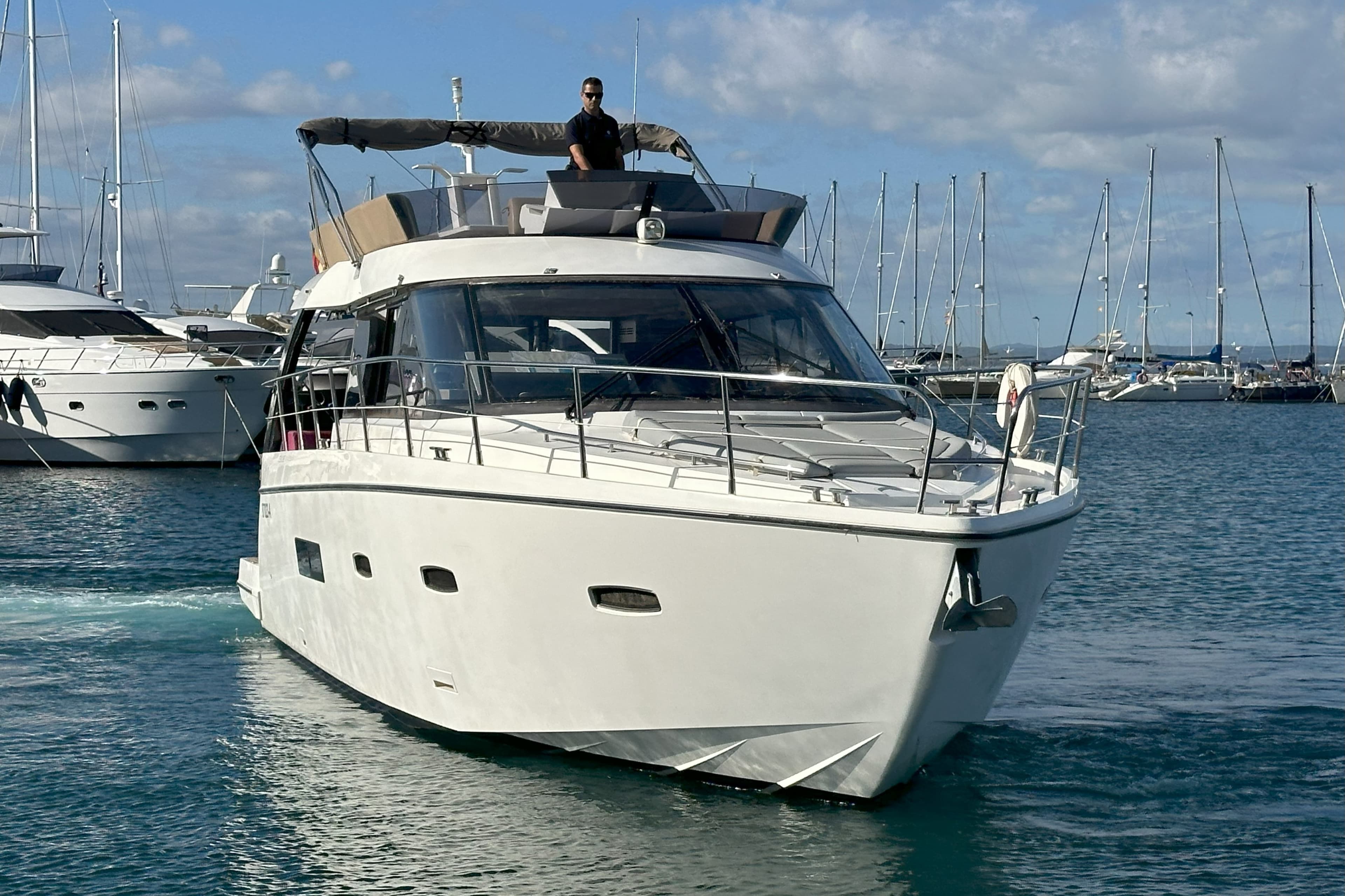 2011 SEALINE F42 in vendita a Roses, ES Motor Yacht 3