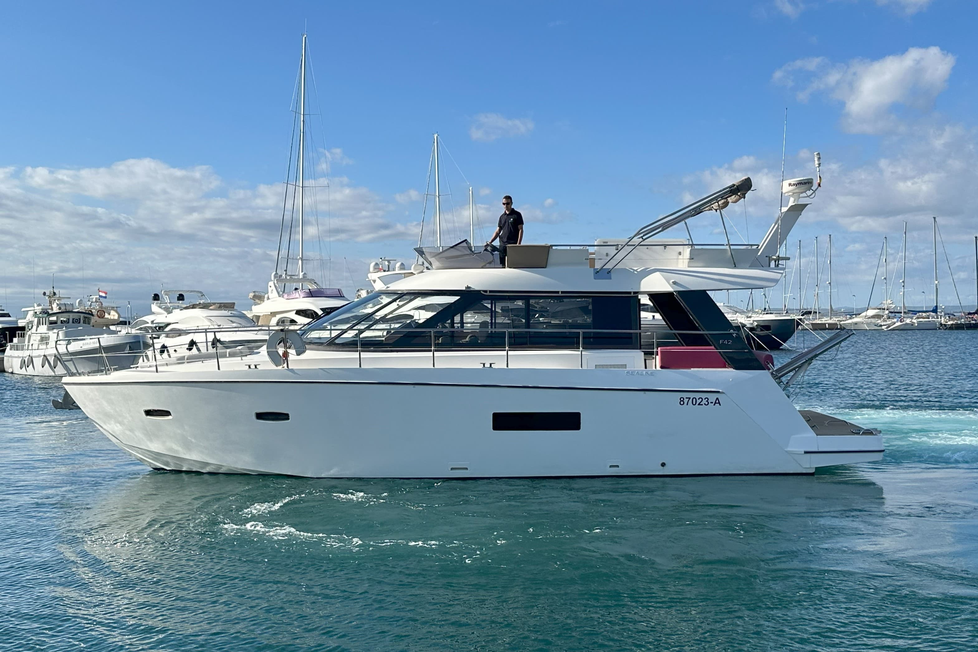 2011 SEALINE F42 in vendita a Roses, ES Motor Yacht 5