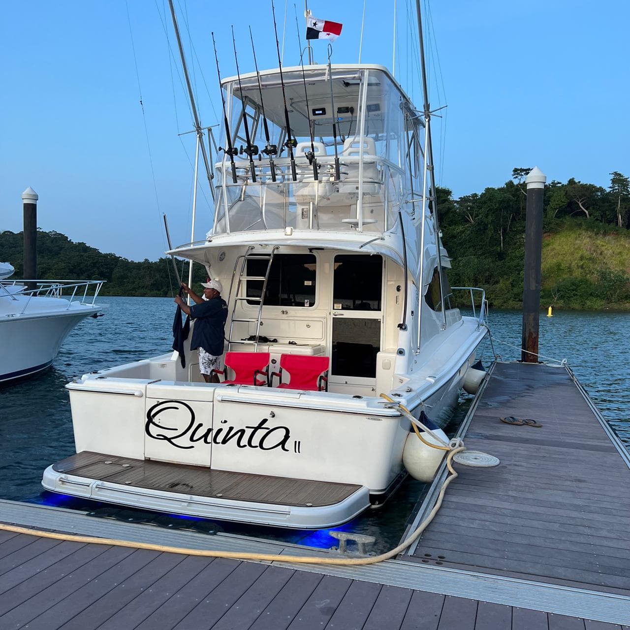 2011 Riviera 38 Open Flybridge in vendita a Panama City, PA Flybridge 3
