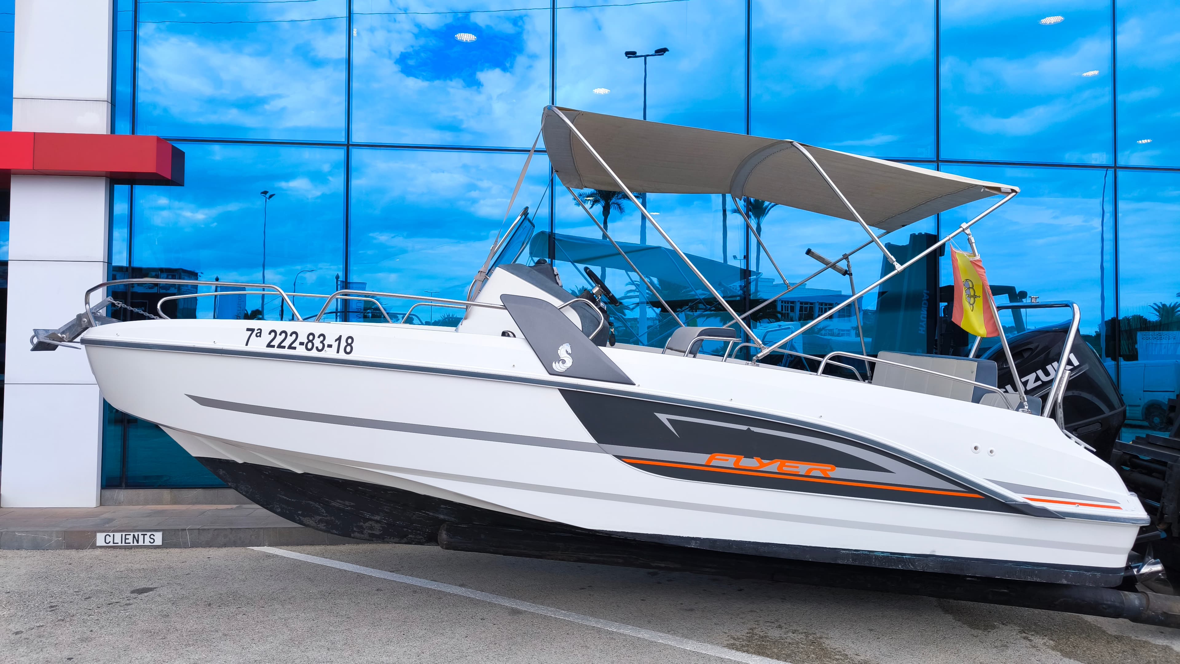 2017 Beneteau Flyer 6.6 SPACEdeck zum Verkauf in Teulada, ES Center Console