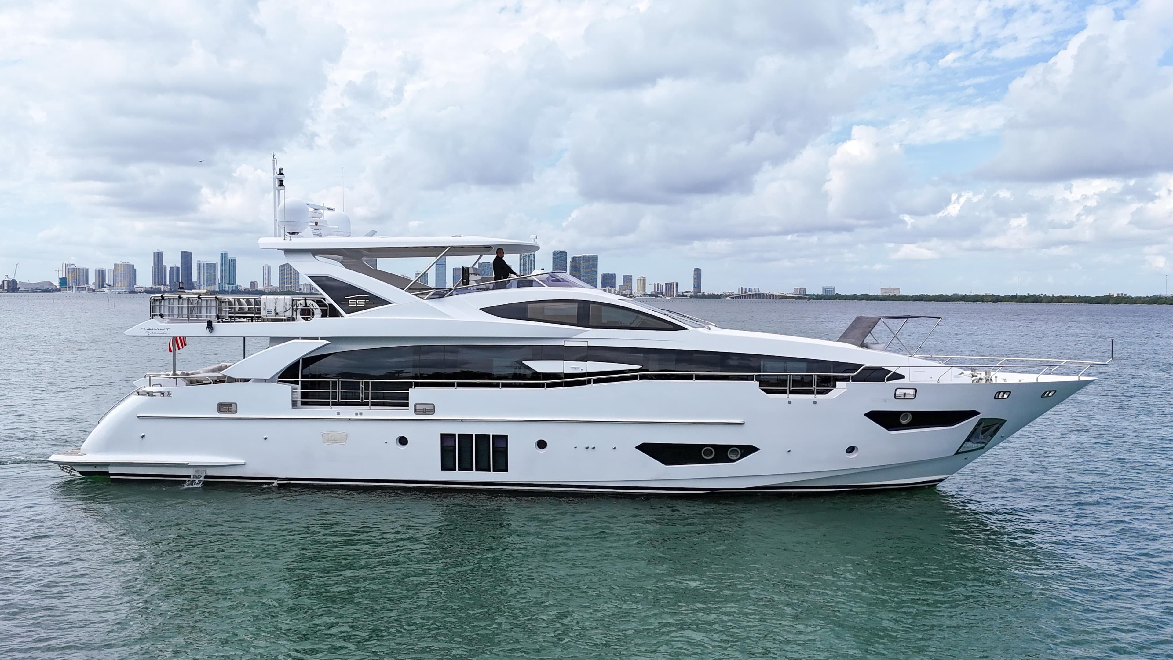 2017 Azimut Grande 30 Metri a la venta en Miami-Dade County, Florida Flybridge
