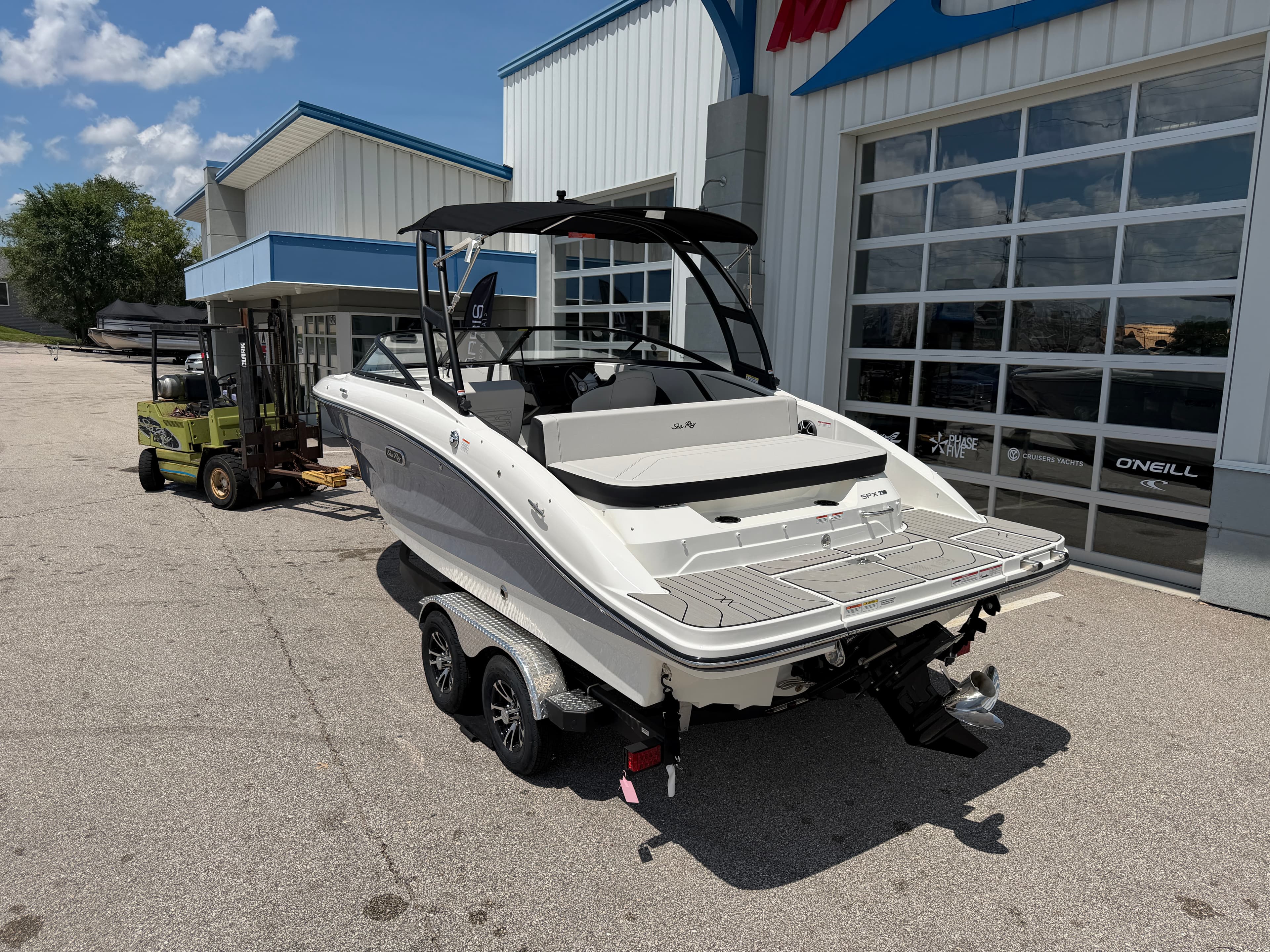 2027 Sea Ray SPX 210 for Sale in Osage Beach, MO Bowrider 3