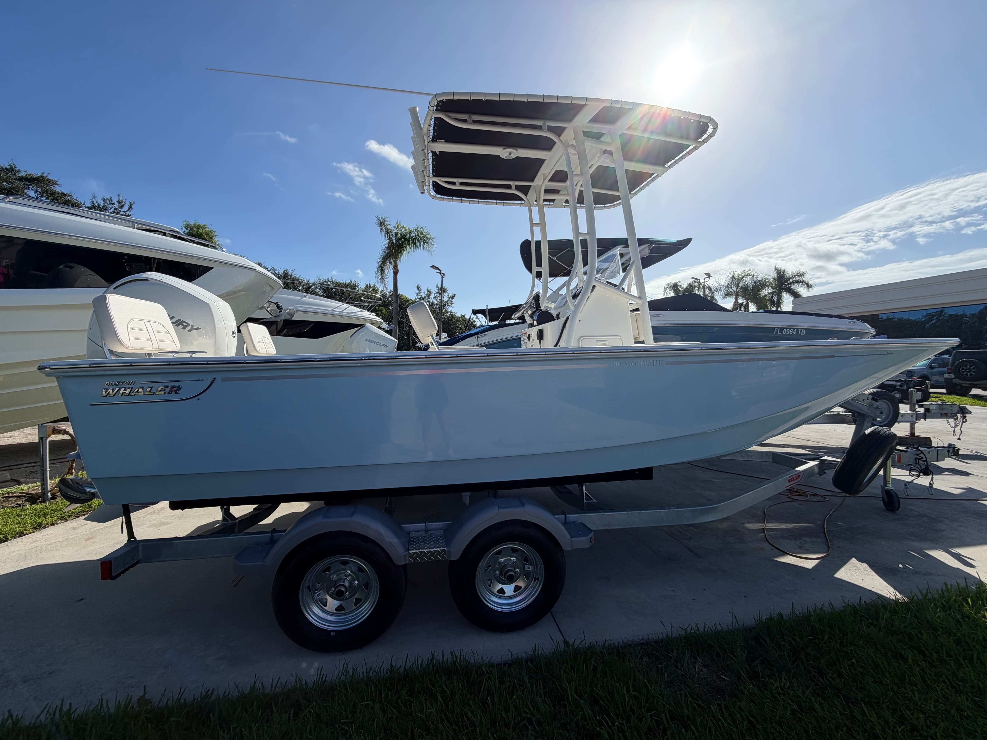 2027 Boston Whaler 190 Montauk a la venta en Stuart, Florida Center Console 2