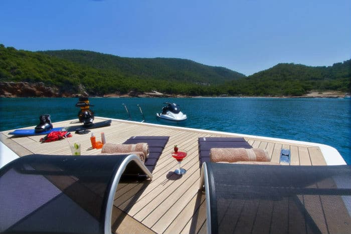 2004 Cantieri di Pisa Akhir 125 for Sale in Athens, GR Megayacht 4