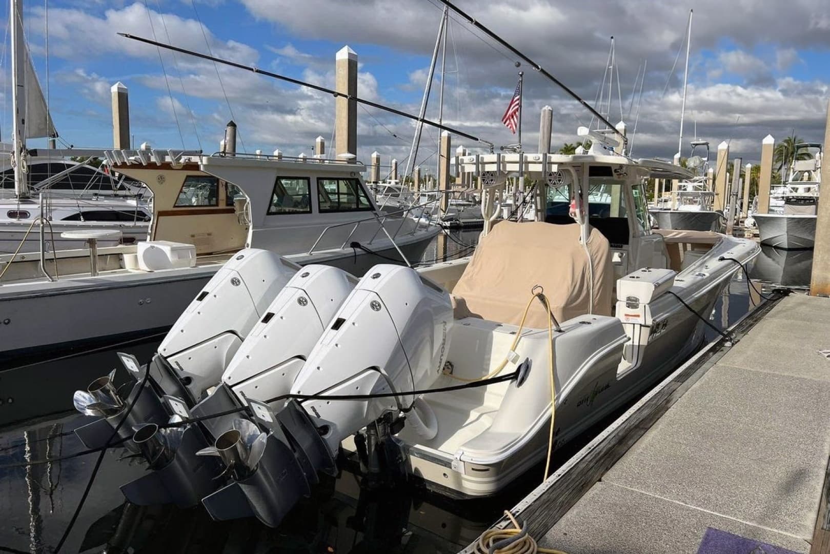 2018 HCB 39 Speciale for Sale in Miami, Florida Center Console 2
