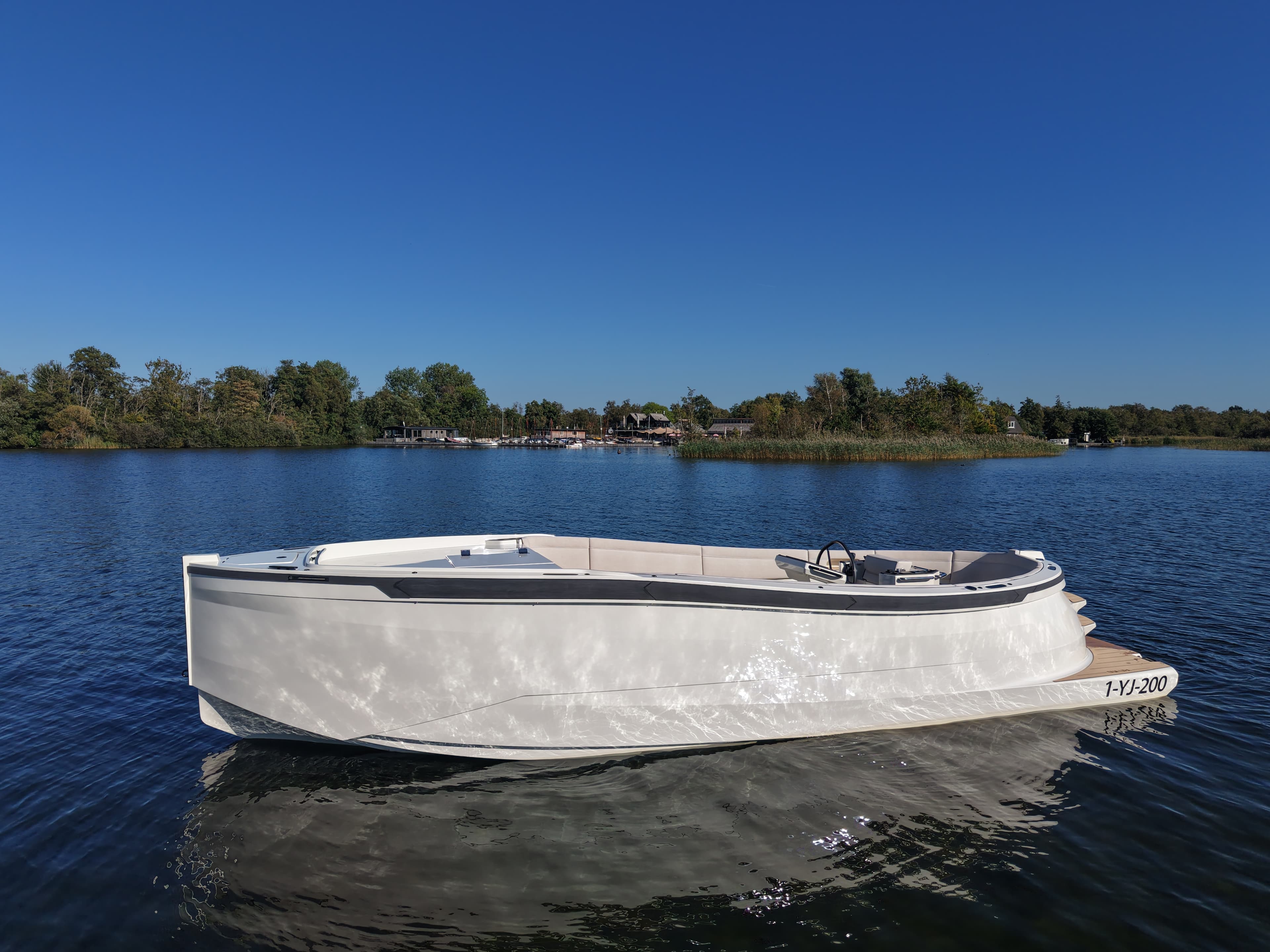 2027 Lowlander 851 Speedster Cabin for Sale in Loosdrecht, NL Day Boats 4