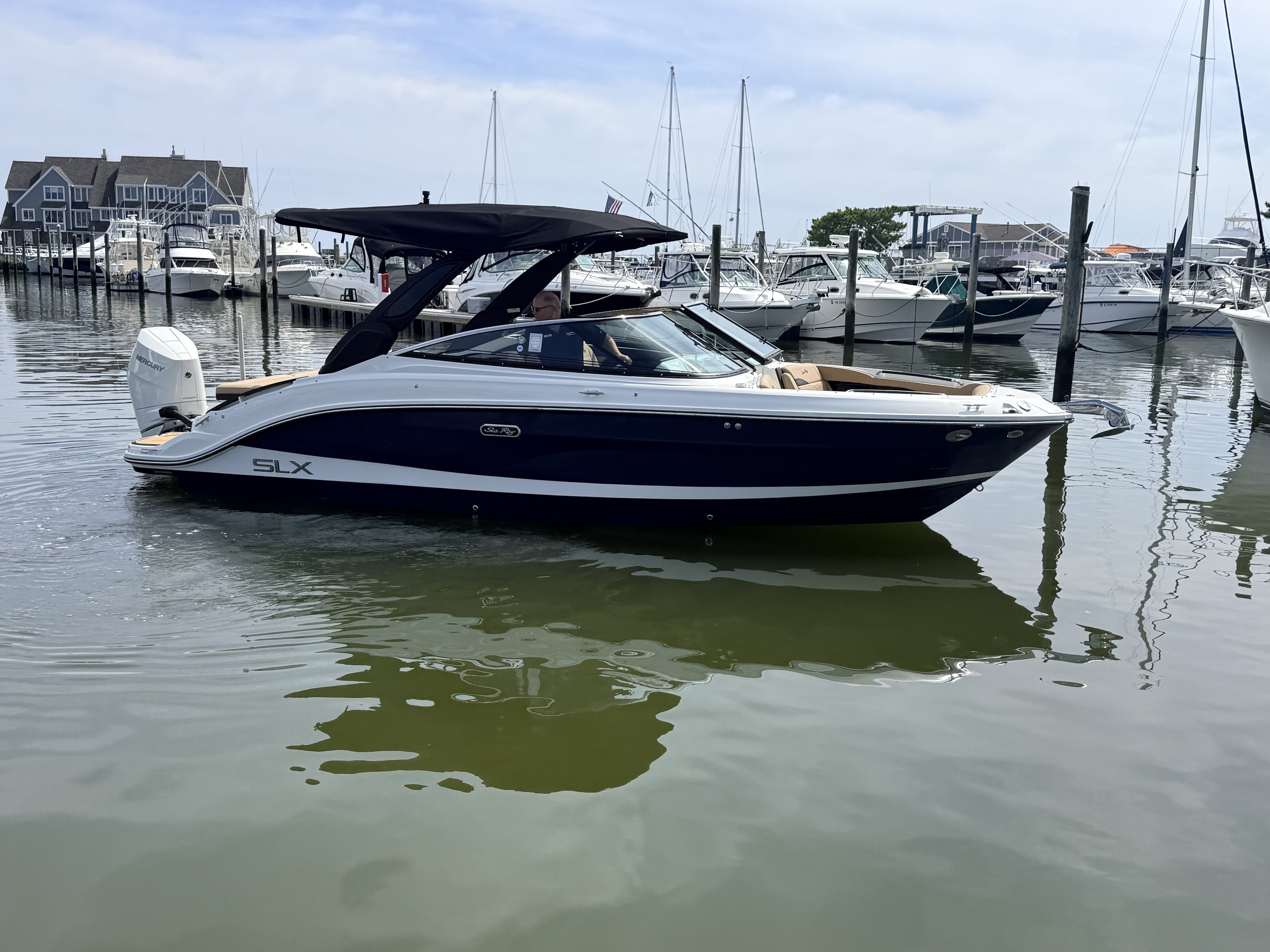 2027 Sea Ray SLX 260 Outboard in vendita a Somers Point, New Jersey Bowrider 3