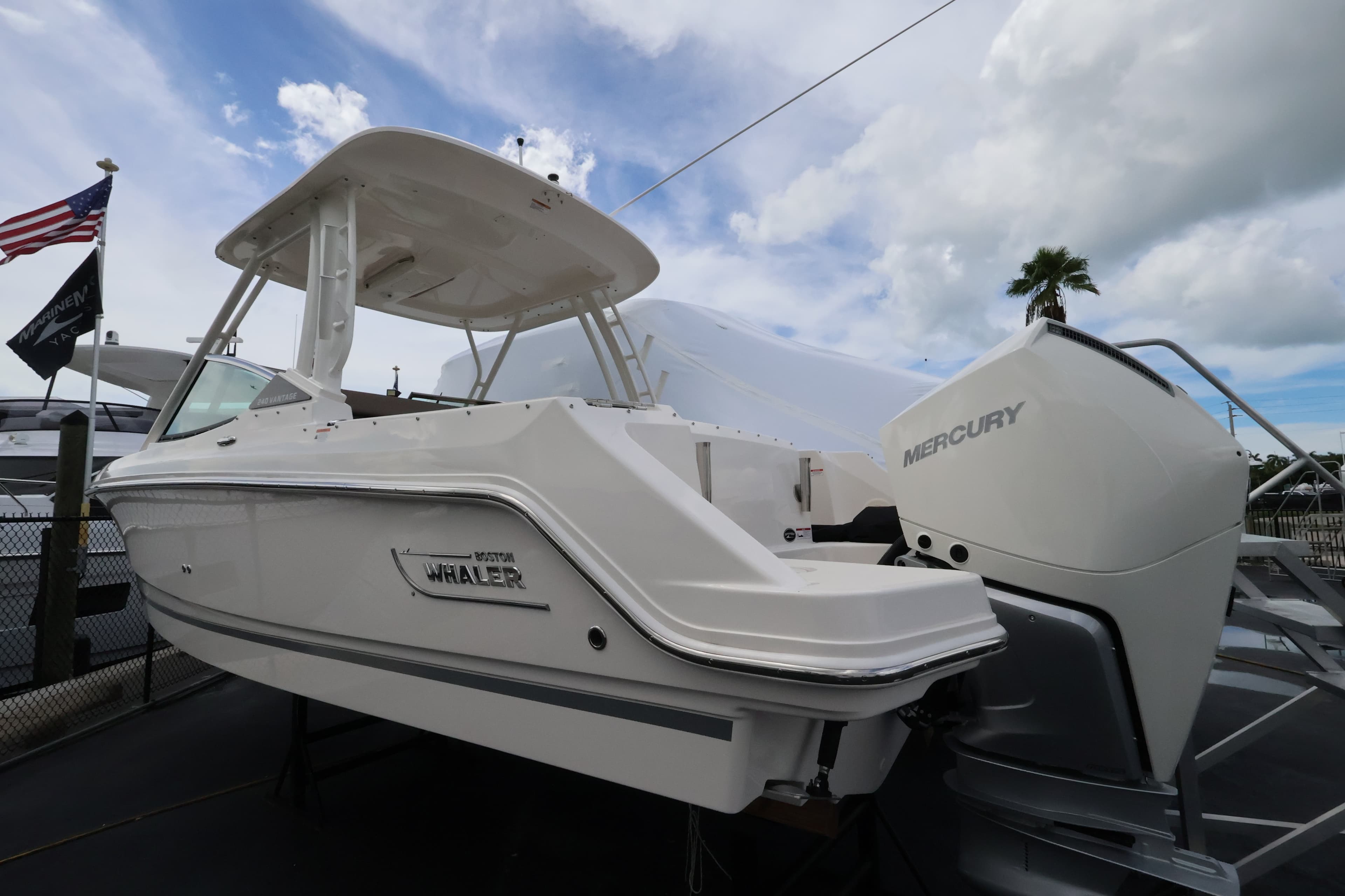 2026 Boston Whaler 240 Vantage zum Verkauf in Naples, Florida Dual Console 3