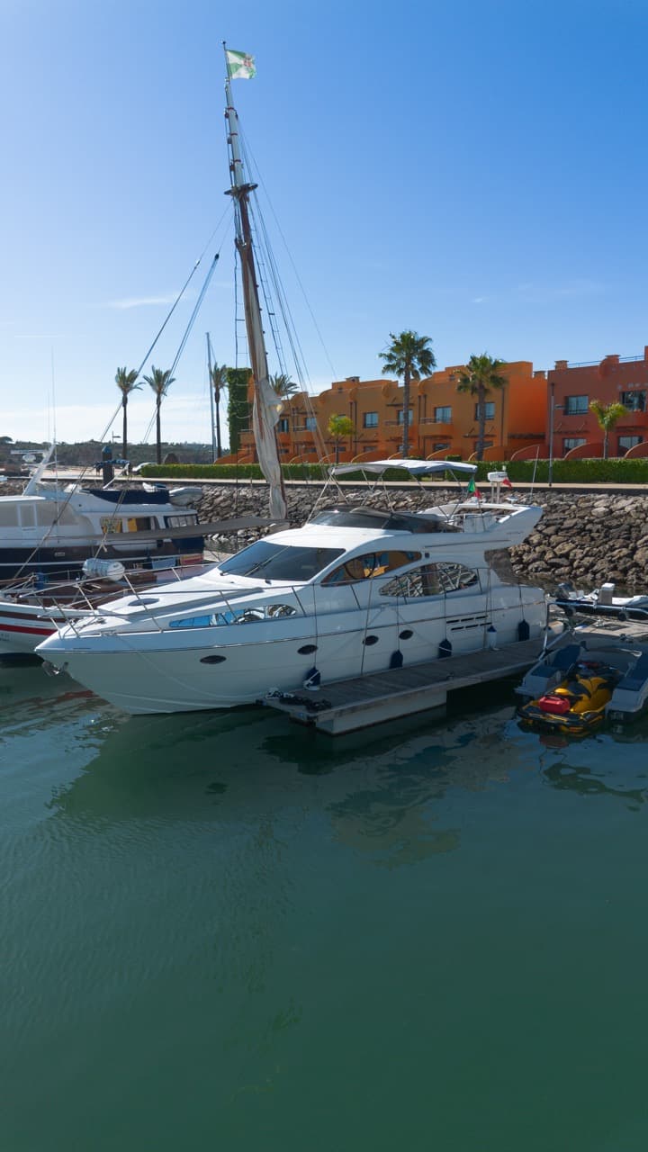 Azimut 46 te koop